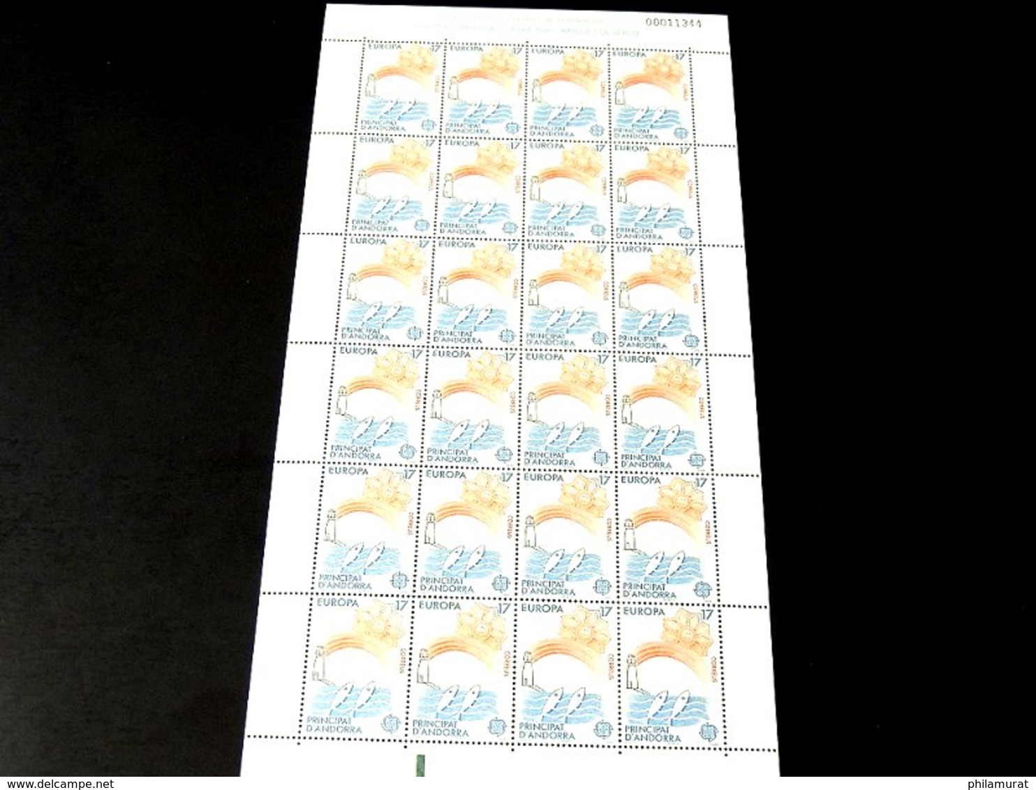 Andorre espagnol 1978/1991 : 2600 timbres ** en feuilles ou blocs COTE 2000 €