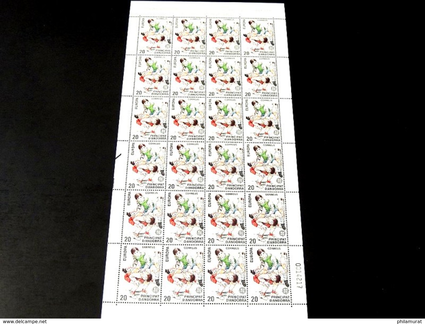 Andorre espagnol 1978/1991 : 2600 timbres ** en feuilles ou blocs COTE 2000 €