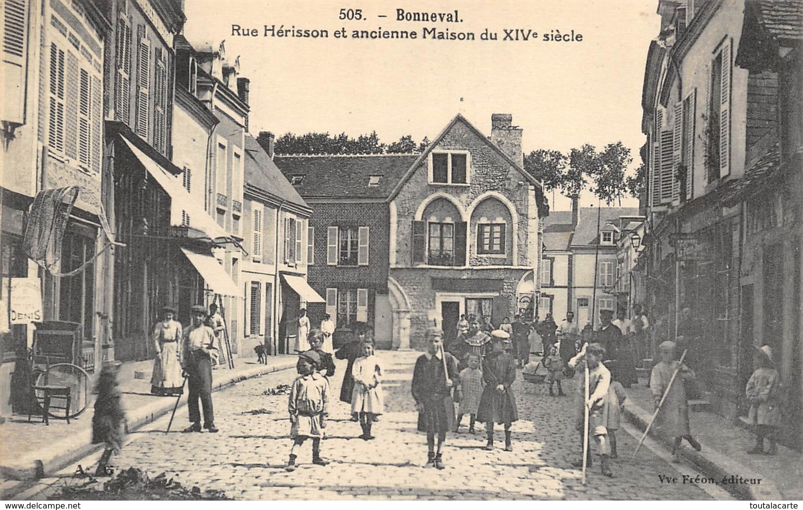 CPA 28 BONNEVAL RUE HERISSON ET ANCIENNE MAISON DU XIV SIECLE - Bonneval