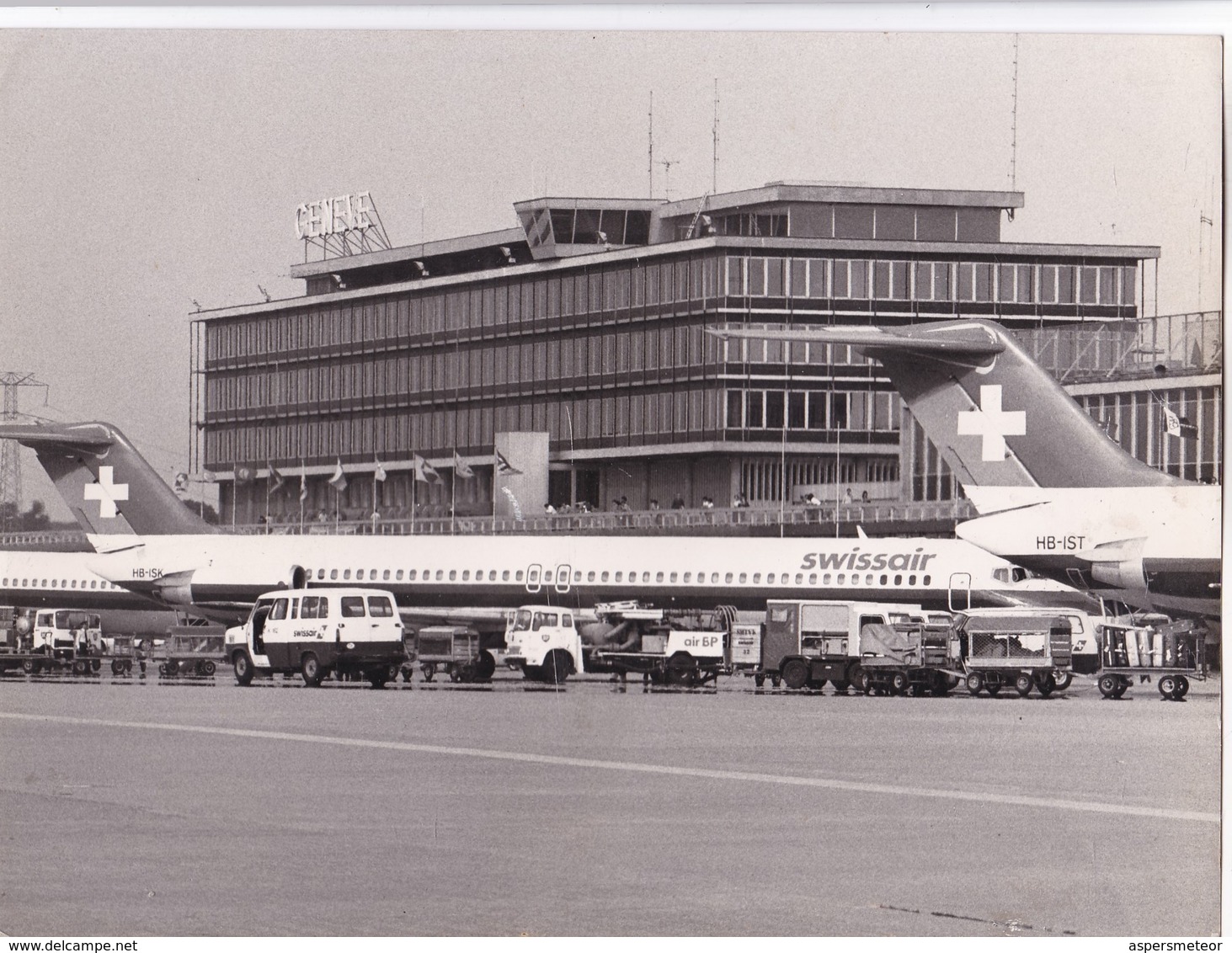 SWISSAIR - NATIONAL AIRLINE, SWITZERLAND. ZURICH. CIRCA 1980's. PHOTO FOTO -LILHU - Aviazione