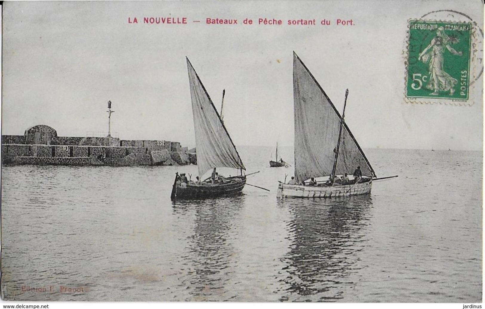 LA NOUVELLE    Bateaux De PËCHE  Sortant Du Port - Port La Nouvelle