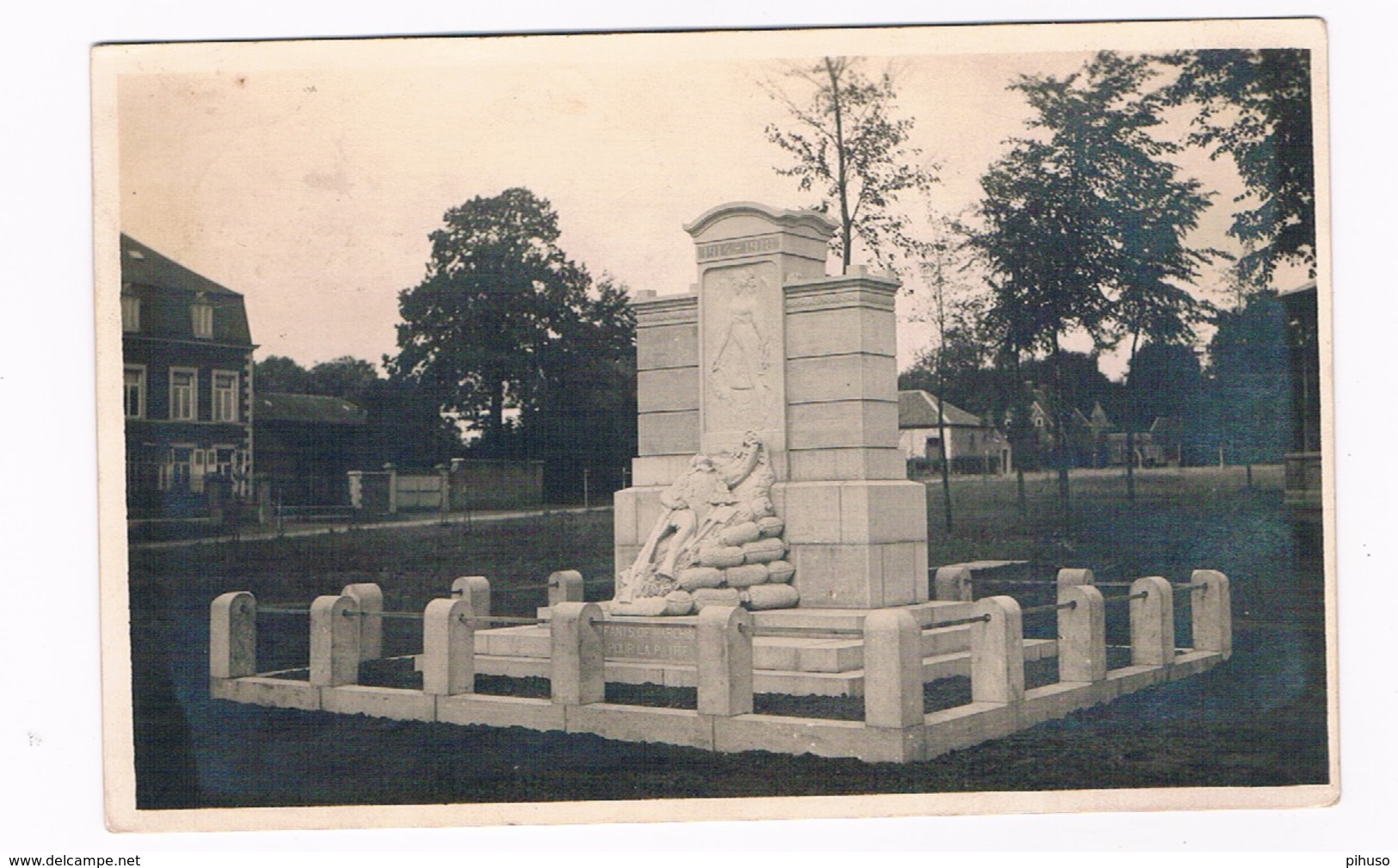 B-7518  MONUMENT 1914-1918 Pres HUY ( Edit:O Bodeau Fils, Entre Deux Portes 27, Huy) - Huy