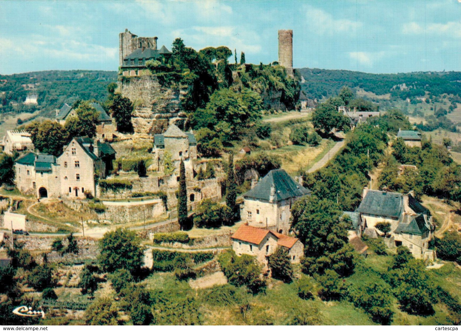 Turenne Vue Aerienne Ancienne Vicomté Vestiges Du Chateau Tour Cesar  CPM Ou CPSM - Autres & Non Classés