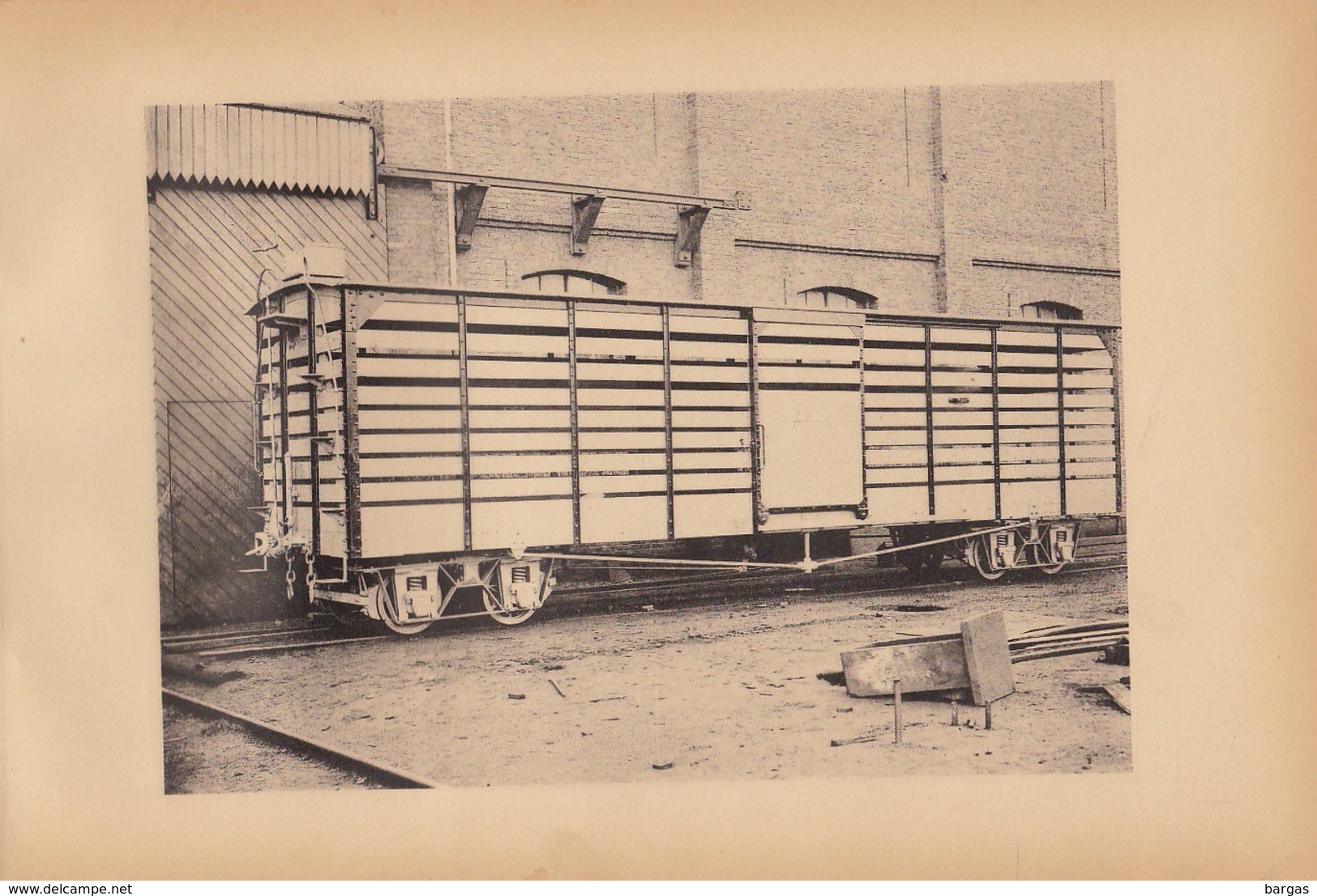 Planche Train Chemins De Fer Wagon à Bestiaux Pour Cdf Du Brésil  Par Baume Et Marpent Haine Saint Pierre - Ferrocarril