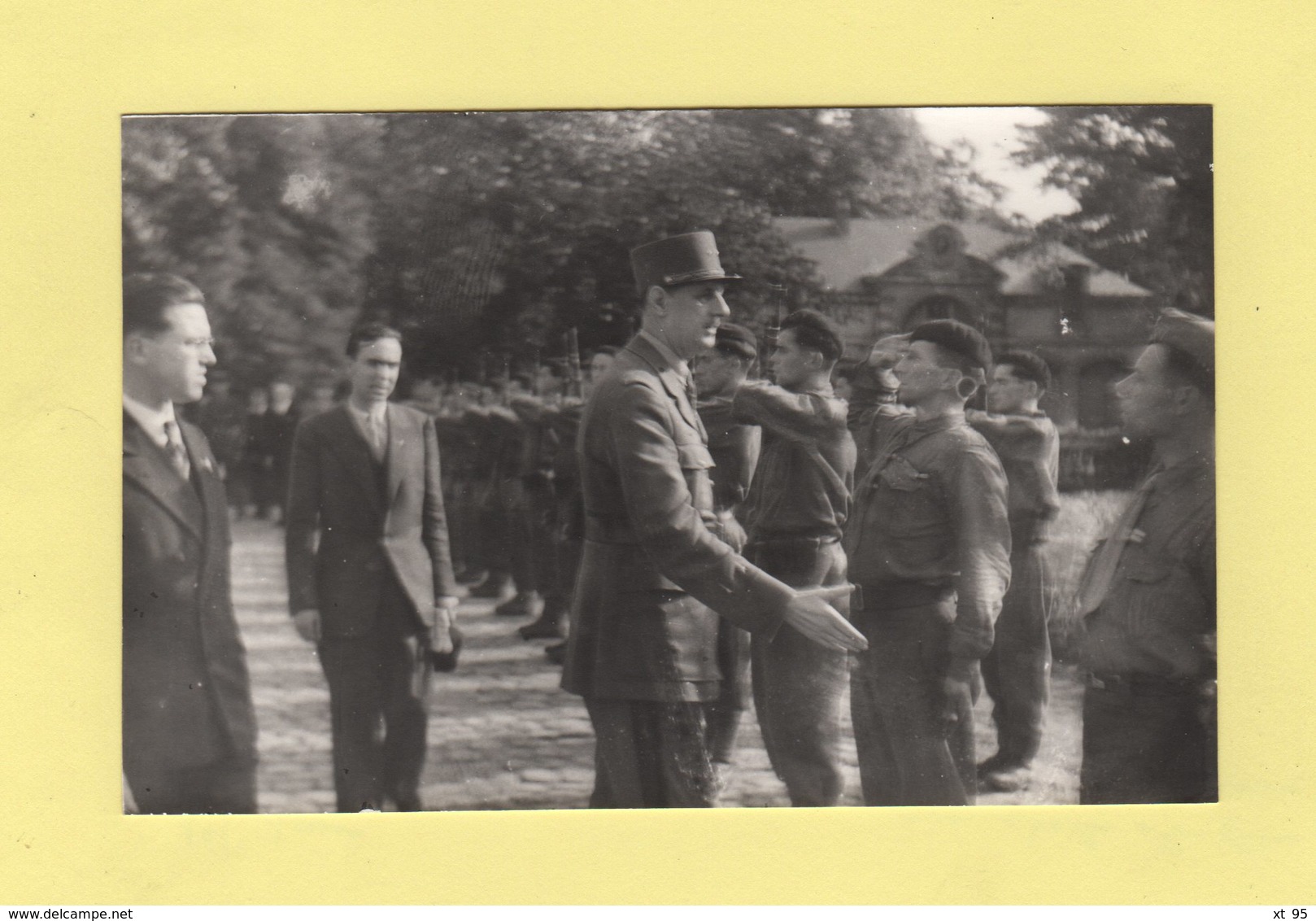 Carte Photo Liberation Du Mans 8 Aout 1944 - General De Gaulle Passe En Revue Les FFI Jardin Prefecture - Beroul - Le Mans