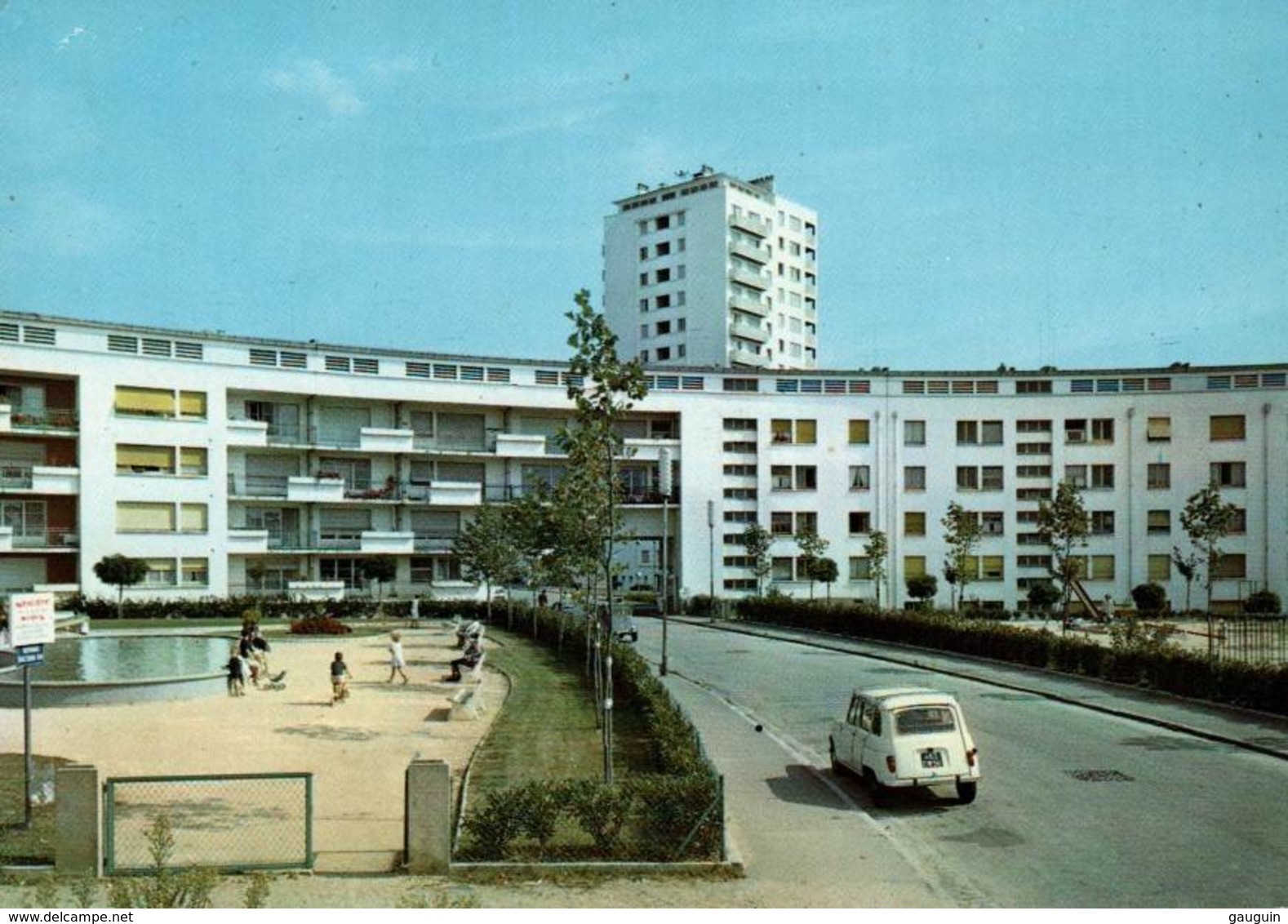 CPM - LORIENT - JARDIN De LA BANANE (immeubles) - Edition Artaud - Lorient