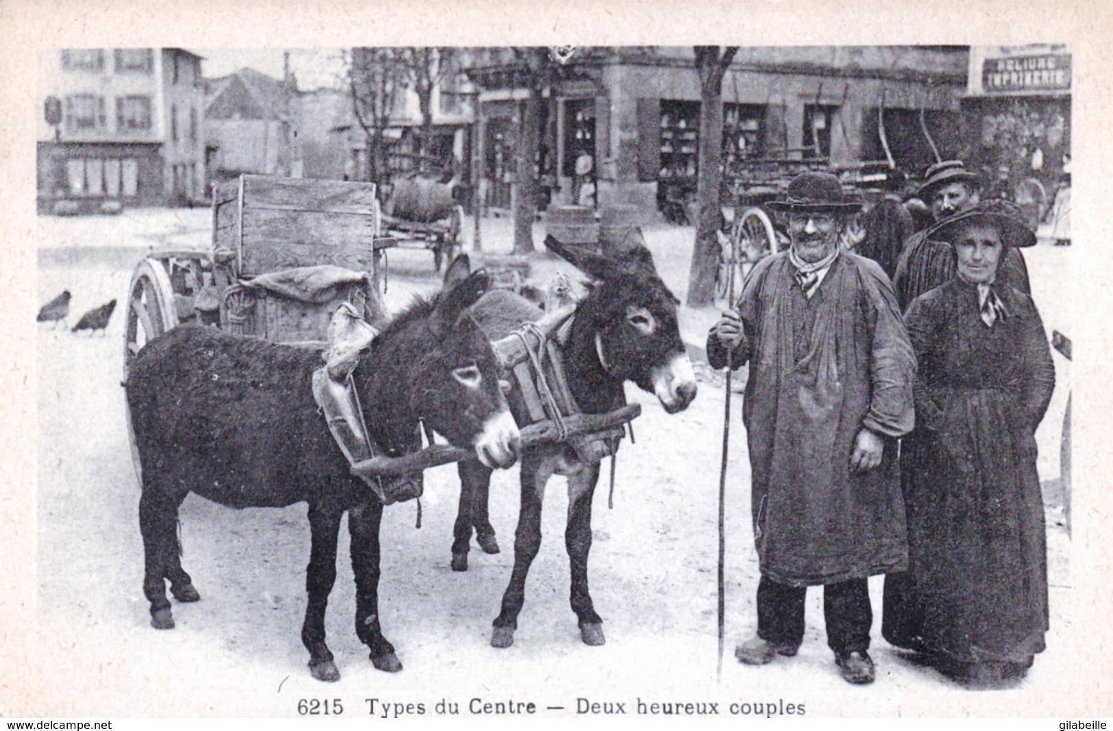 15 - Cantal - Types Du Centre - Deux Heureux Couples - Attelage D Anes - Autres & Non Classés