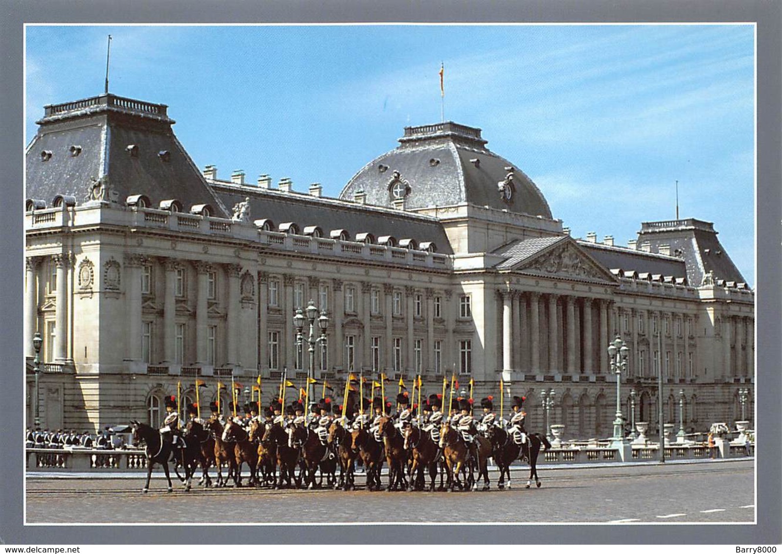 Gendarmerie Rijkswacht Federale Politie Koninklijke Escorte En Het Paleis Grote Postkaart 12 X 17 Cm Barry 4708 - Andere & Zonder Classificatie