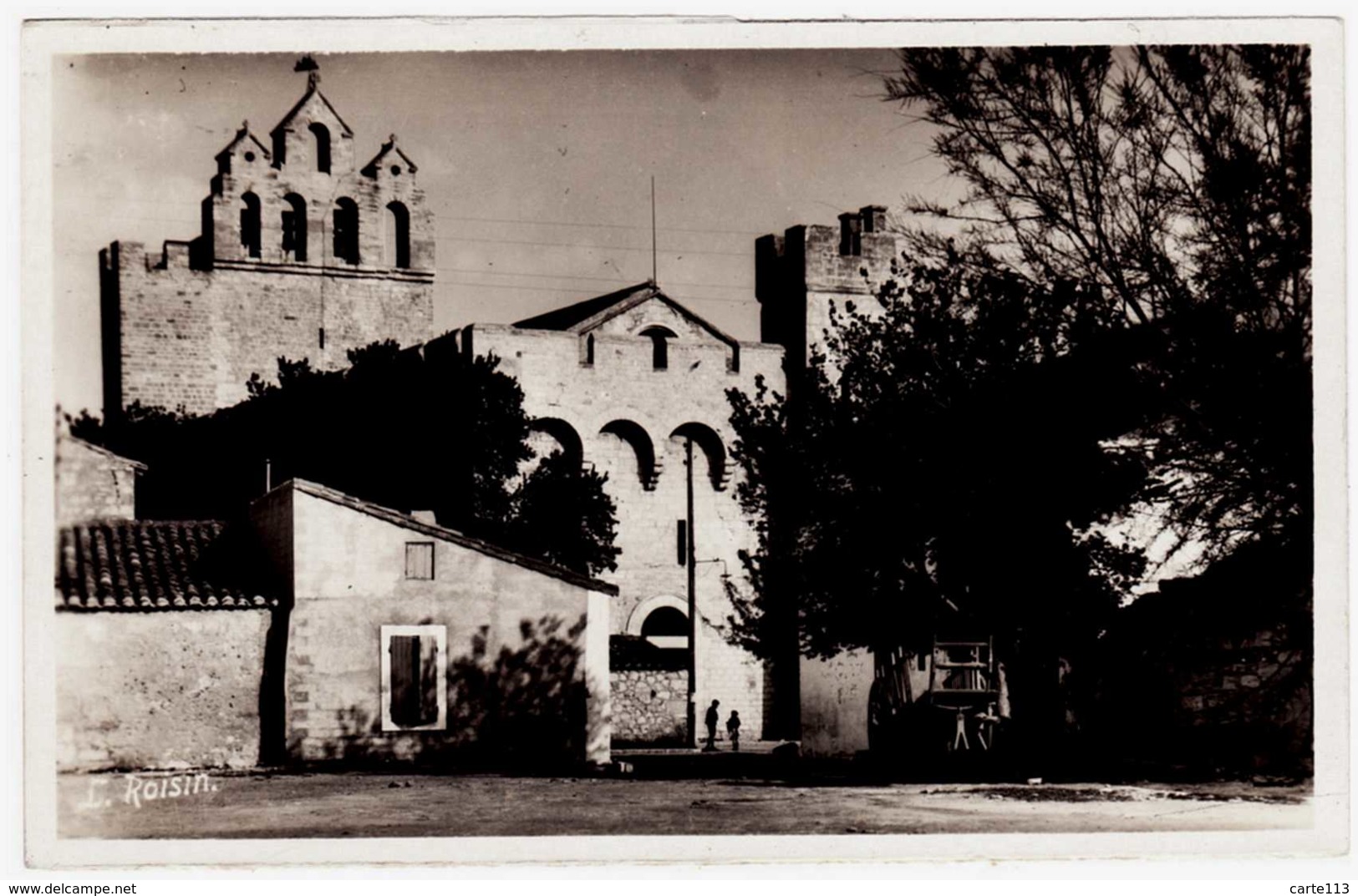 13 - B24617CPA - SAINTES MARIES DE LA MER - Place De L' Horloge - Parfait état - BOUCHES-DU-RHONE - Saintes Maries De La Mer