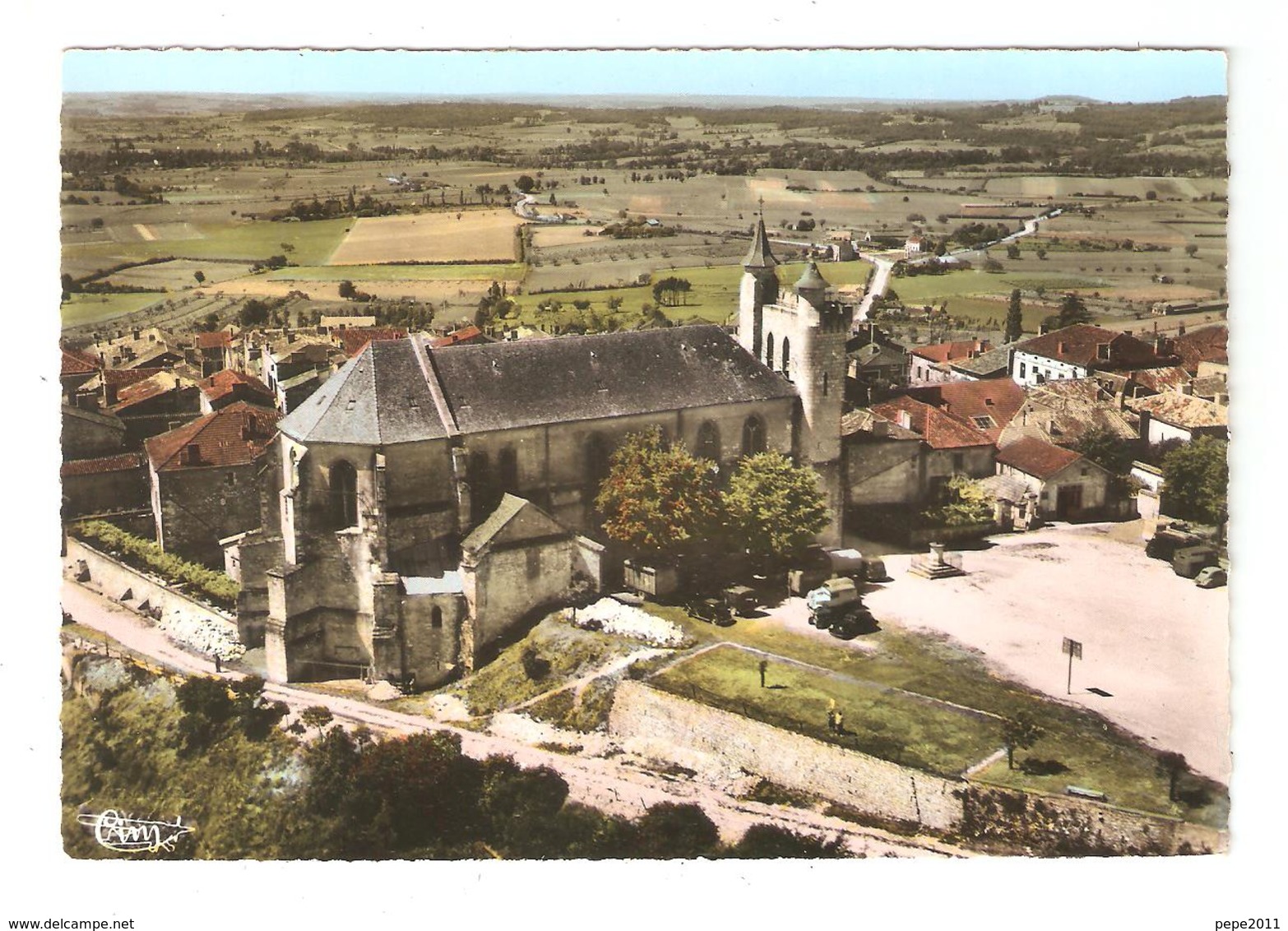 CPSM 47 MONTFLANQUIN Eglise Vue Aérienne Vue Peu Commune - Monflanquin