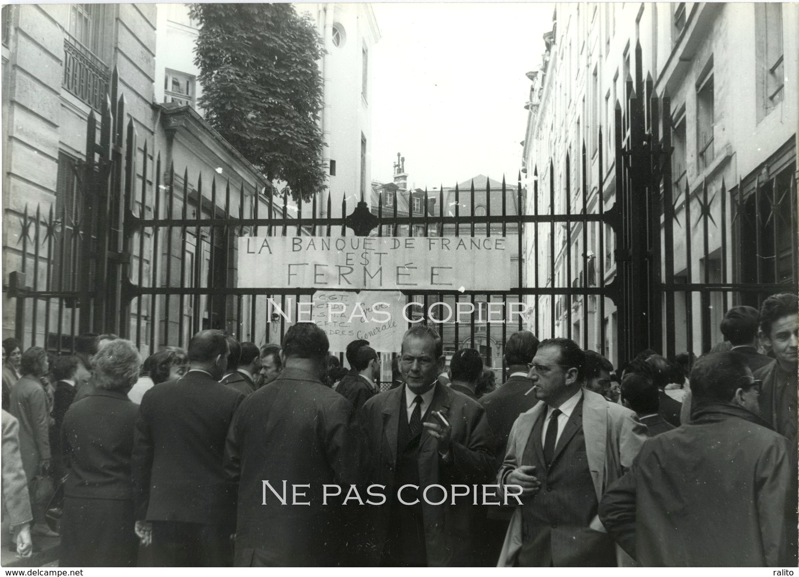 MAI 1968 Grève De La Banque De France PARIS 21 Mai 1968 - Places