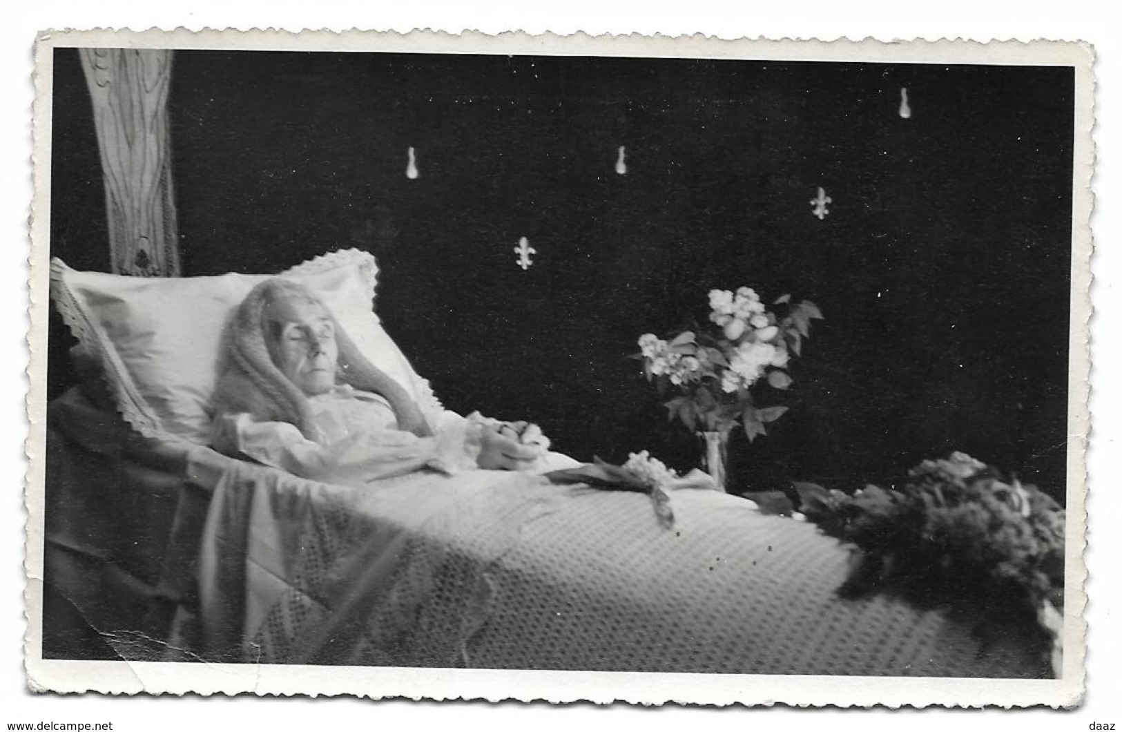 Femme Sur Son Lit De Mort Photo Carte Post Mortem - Anonymous Persons