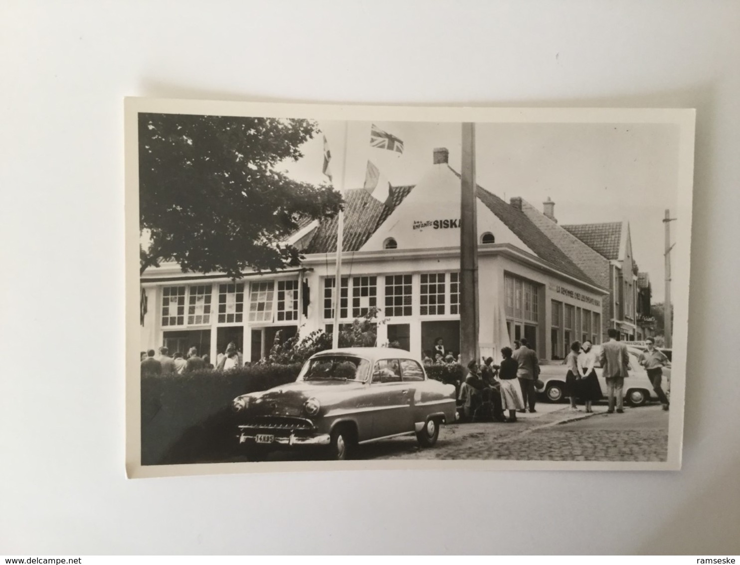 KNOKKE ZOUTE  CHEZ LES ENFANTS SISKA BIJ DE KINDERS SISKA  OOSTHOEKPLEIN    MET OLDTIMER / ANCIENNE VOITURE - Knokke