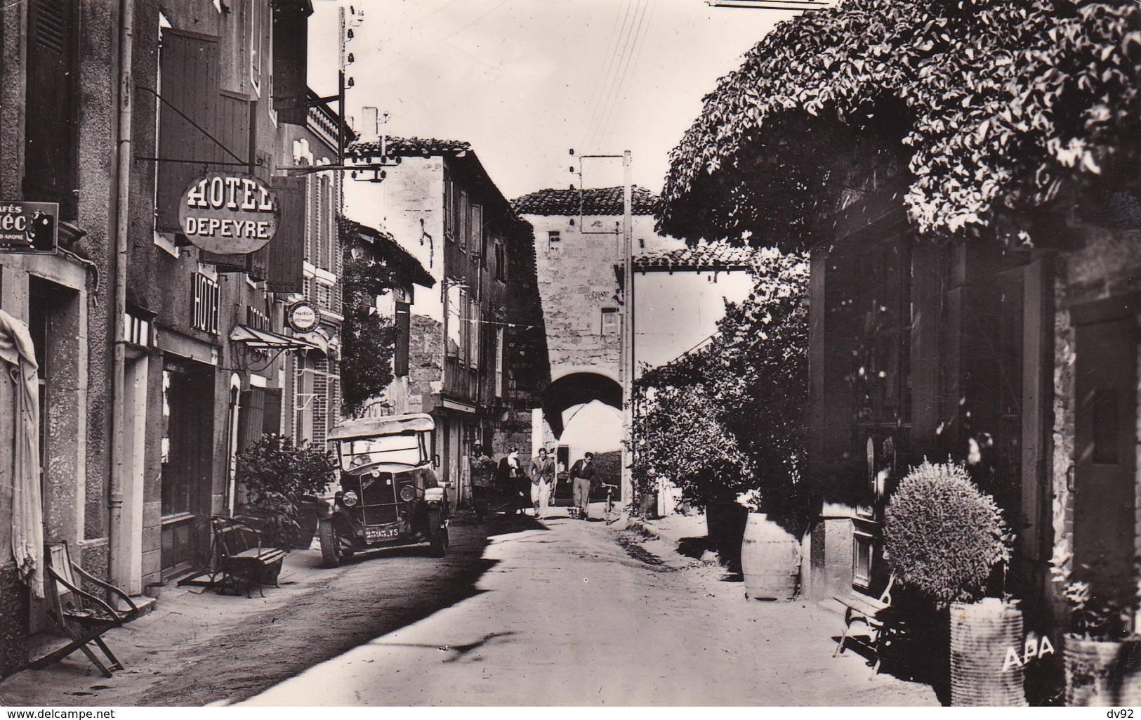 TARN ET GARONNE MONTPEZAT DE QUERCY RUE DE L HOPITAL VEHICULE PANHARD - Montpezat De Quercy