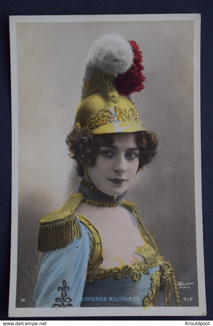 OLD Postcard - COIFFURES MILITAIRES -SUZY MABEL - Theater -  Photo - Walery - Edit. S.I.P - Theater