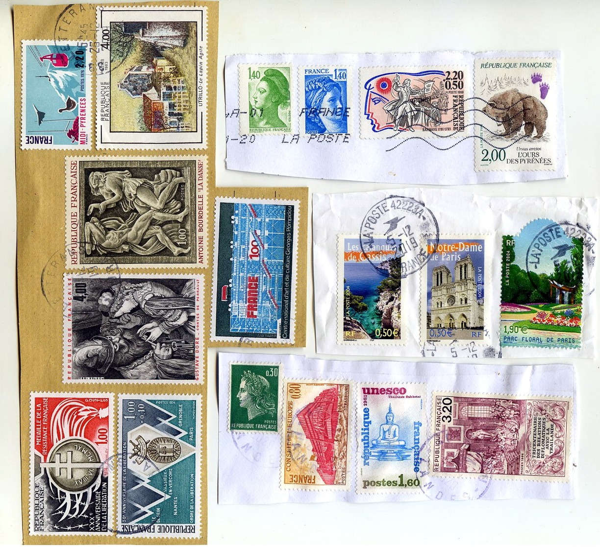 Lot de 432 Timbres Oblitérés Collés - Thèmes Variés