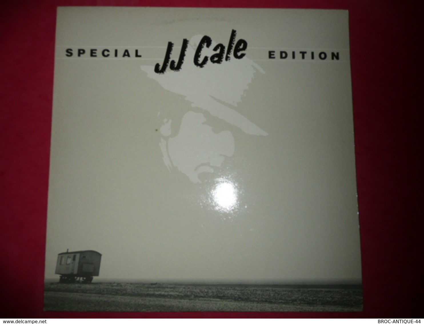 LP33 N°1083 - J.J. CALE - SPECIAL EDITION - COMPILATION 14 TITRES ROCK BLUES -OCCASION IL PASSE MAIS A UN BUG OU UN PAIN - Disco, Pop