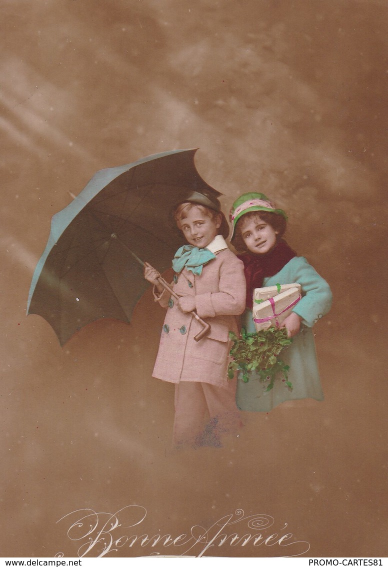 LOT//057......8 CPA ENFANTS AVEC PARAPLUIE - 5 - 99 Cartes