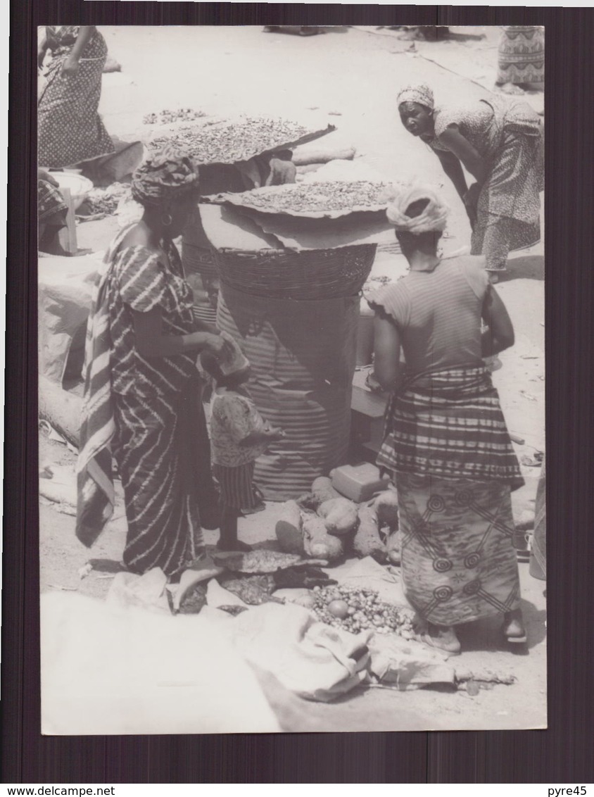 PHOTO AFRIQUE 15 X 12.5 CM FEMMES FAISANT LA CUISINE - Africa