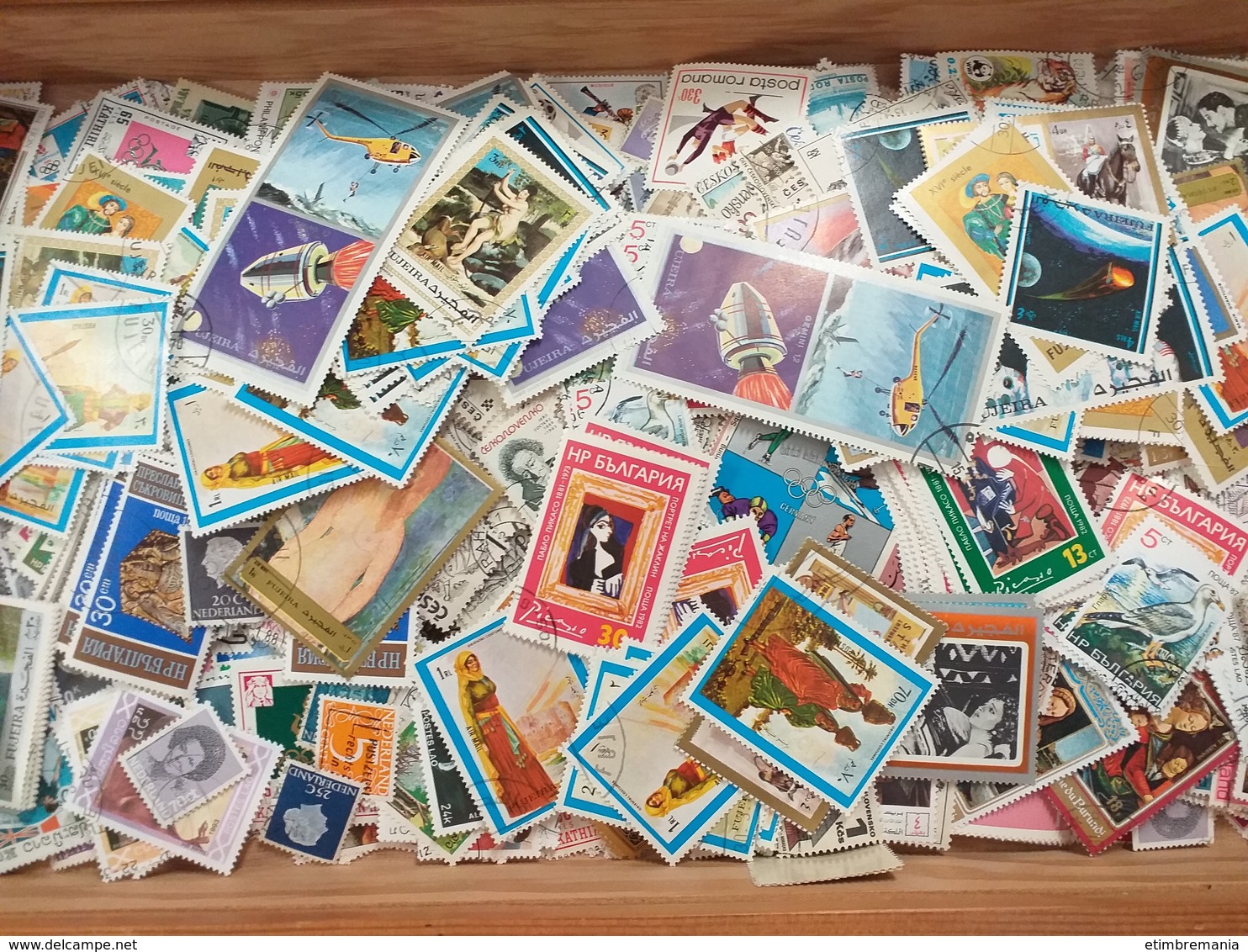 LOT N° E 82  PAYS DIVERS Un Vrac De Plus De 2000 Timbres - Collections (en Albums)