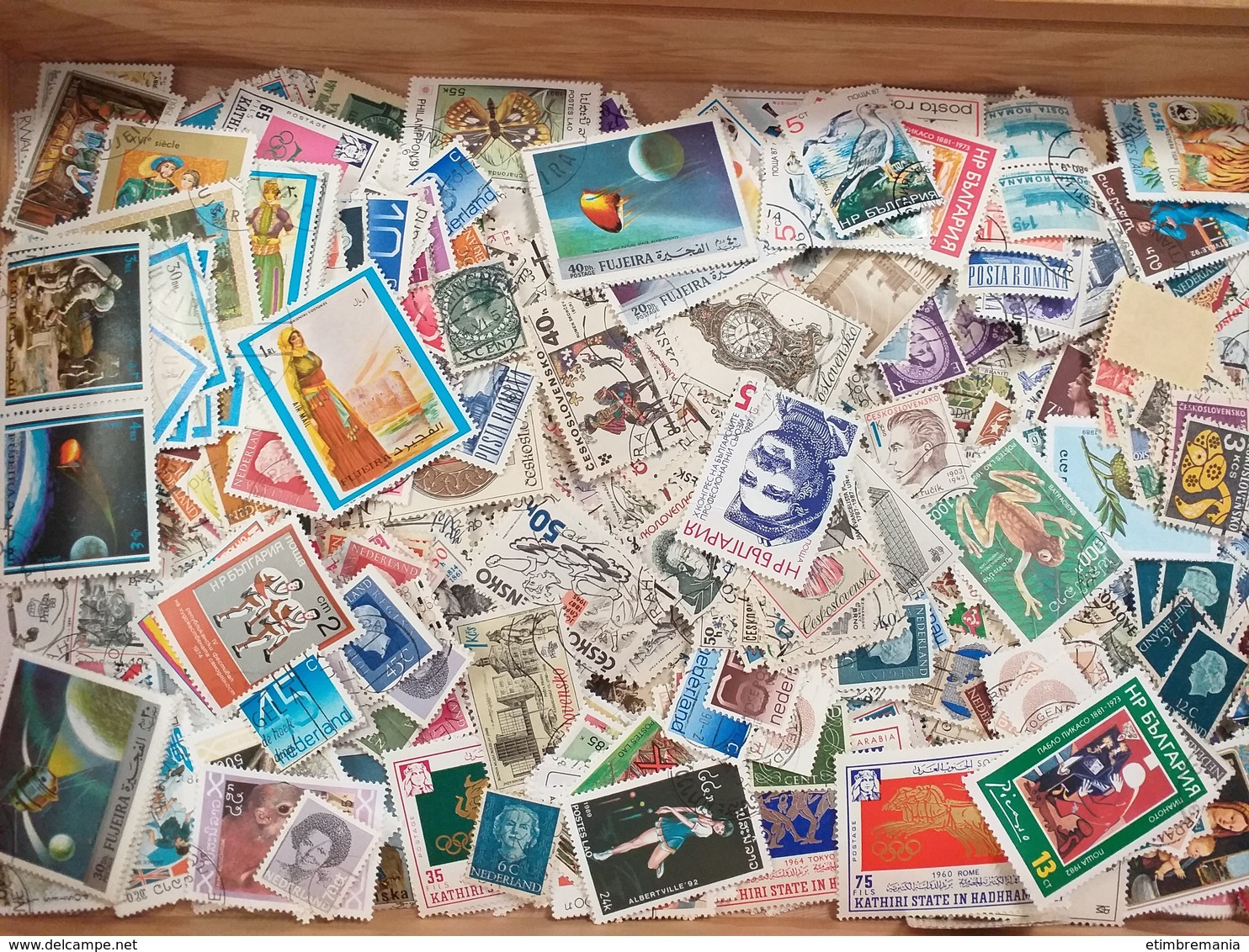 LOT N° E 82  PAYS DIVERS Un Vrac De Plus De 2000 Timbres - Collections (en Albums)