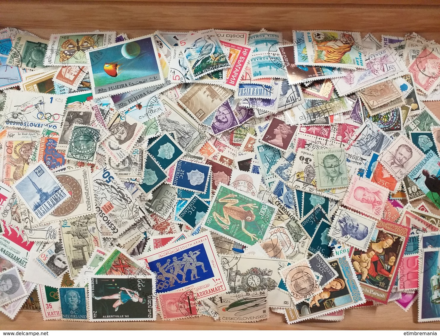 LOT N° E 82  PAYS DIVERS Un Vrac De Plus De 2000 Timbres - Collections (en Albums)