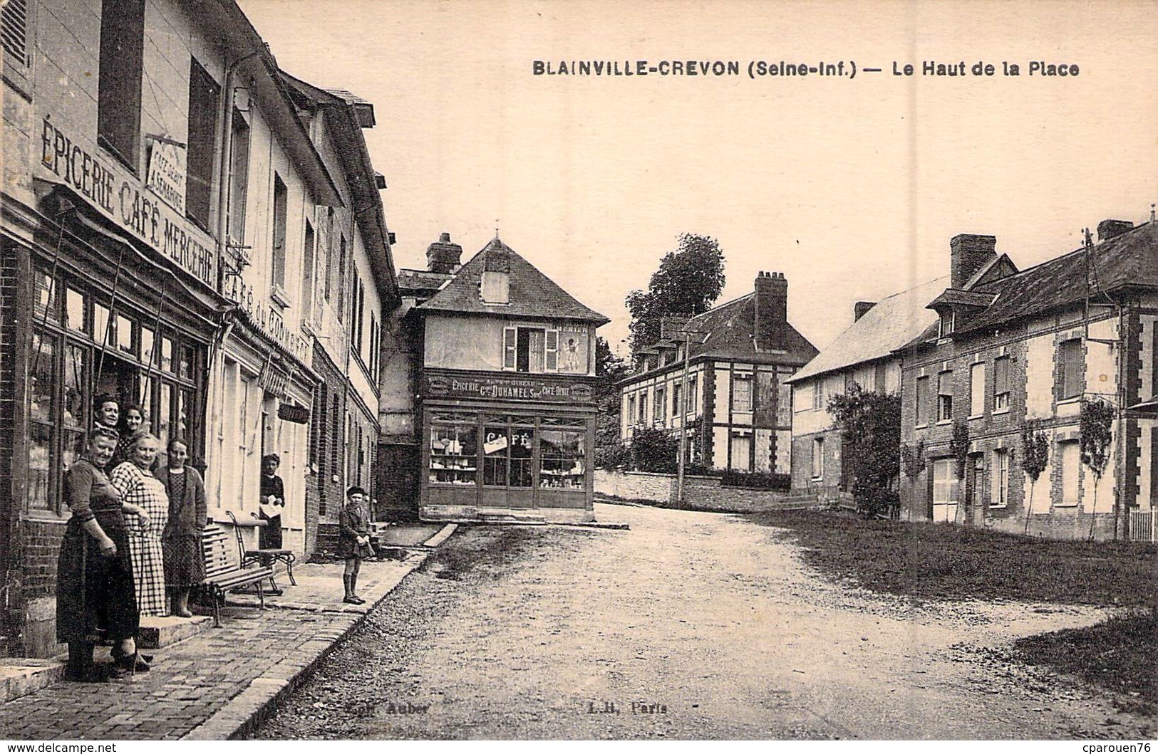 C P A 76] Seine Maritime Blainville Crevon Le Haut De La Place épicerie Café Animé - Sonstige & Ohne Zuordnung