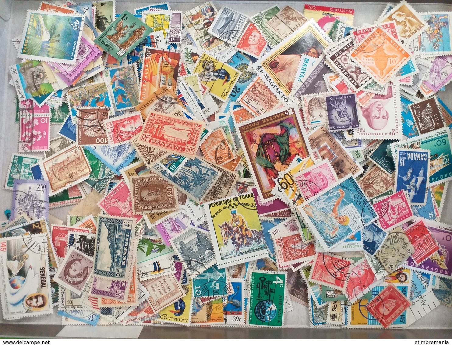 LOT N° E 81  UN LOT DE PLUS DE 2000 TIMBRES DU MONDE - Sammlungen (im Alben)