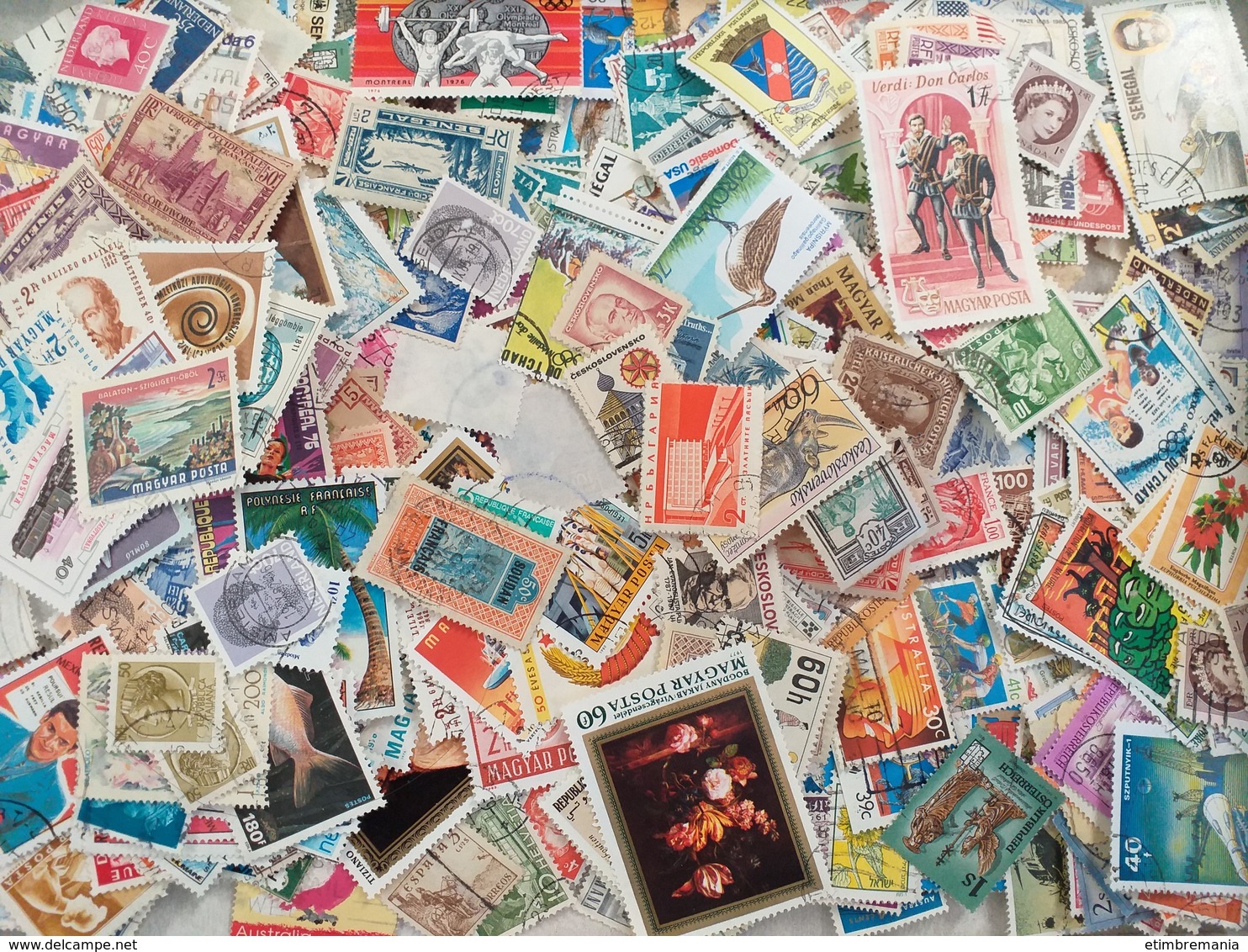 LOT N° E 81  UN LOT DE PLUS DE 2000 TIMBRES DU MONDE - Sammlungen (im Alben)