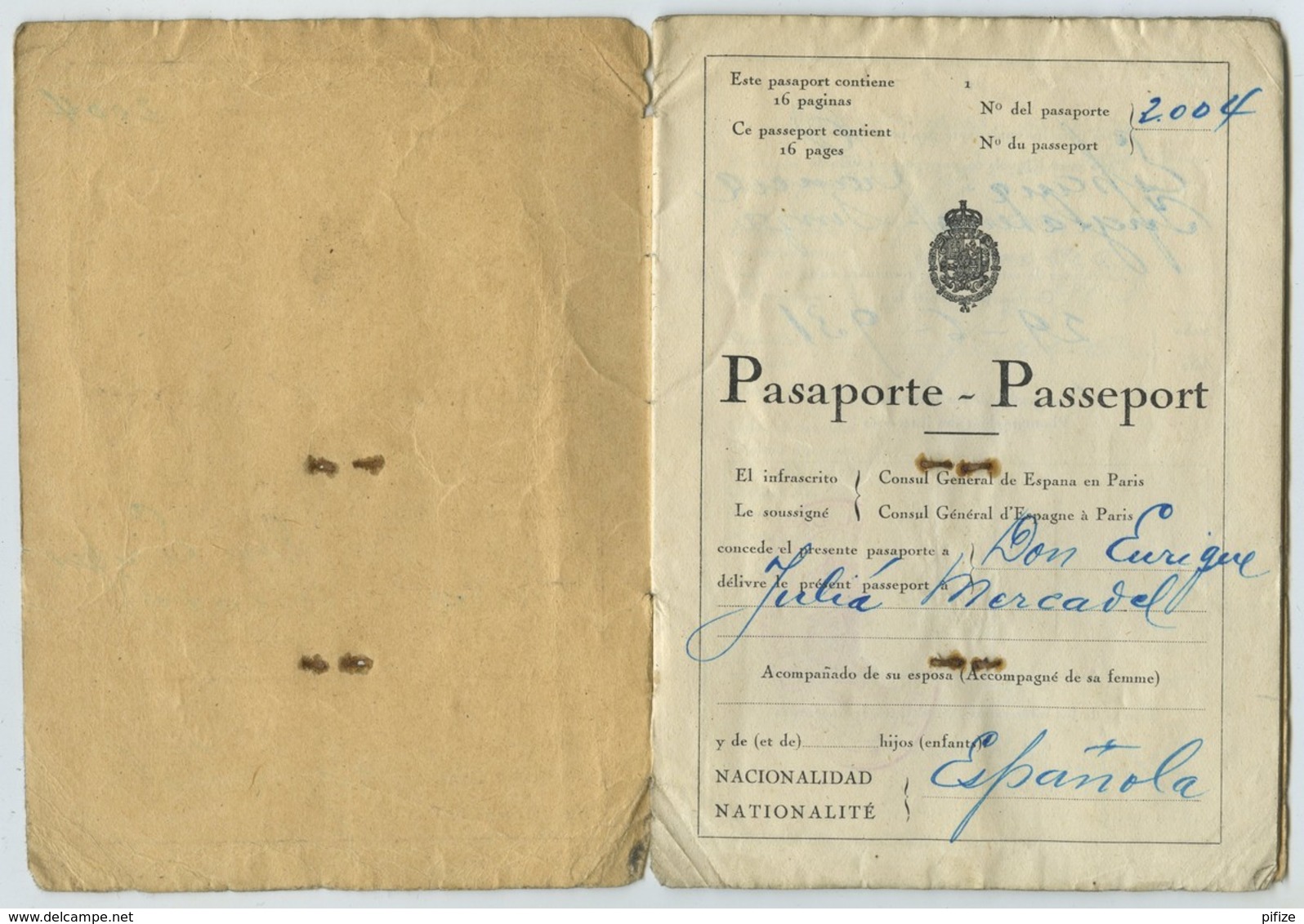 Passeport Délivré En 1930 Au Consulat D'Espagne à Paris . Etudiant Don Enrique Julia Mercadel . Timbres Fiscaux . - Non Classés