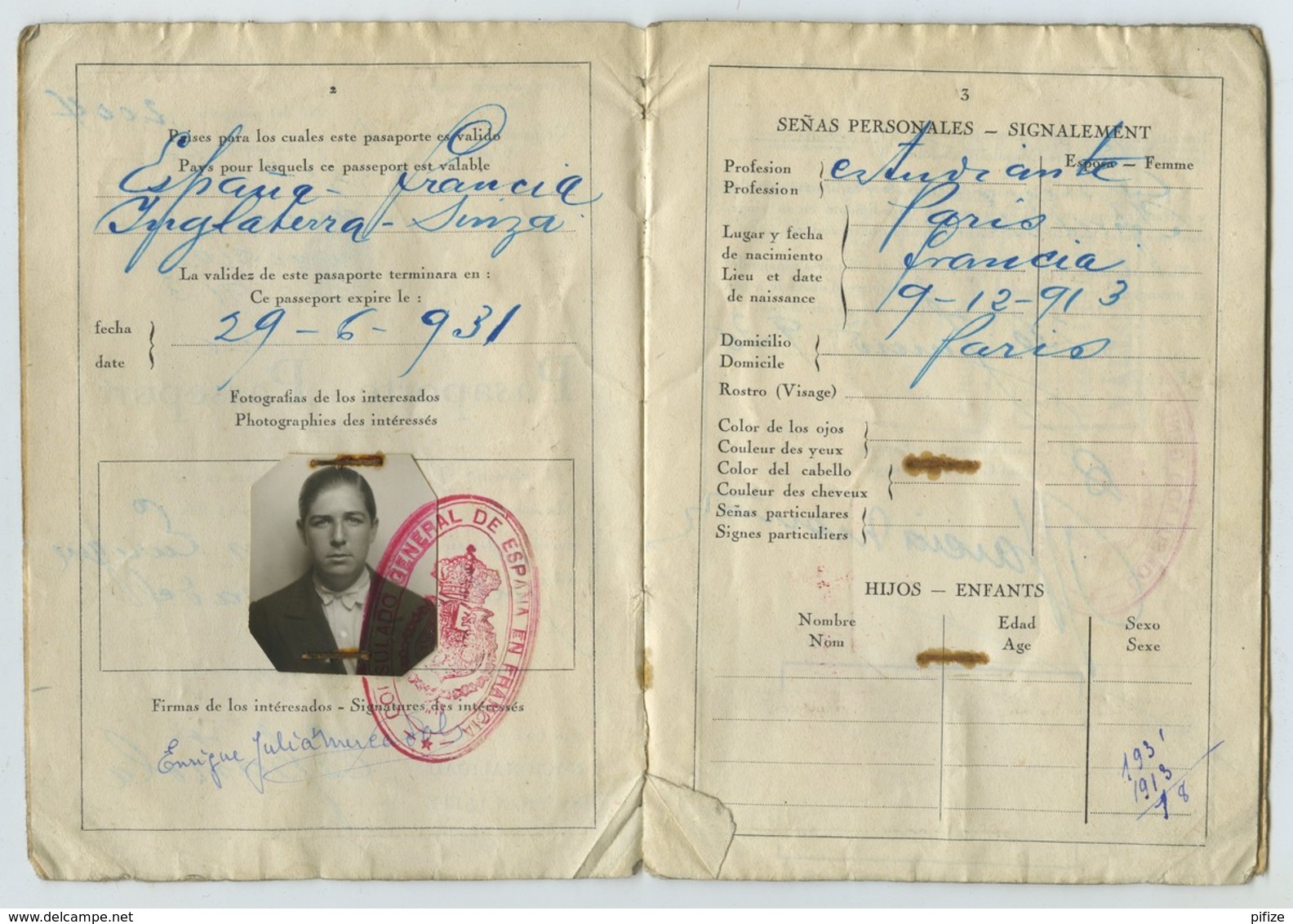 Passeport Délivré En 1930 Au Consulat D'Espagne à Paris . Etudiant Don Enrique Julia Mercadel . Timbres Fiscaux . - Non Classés