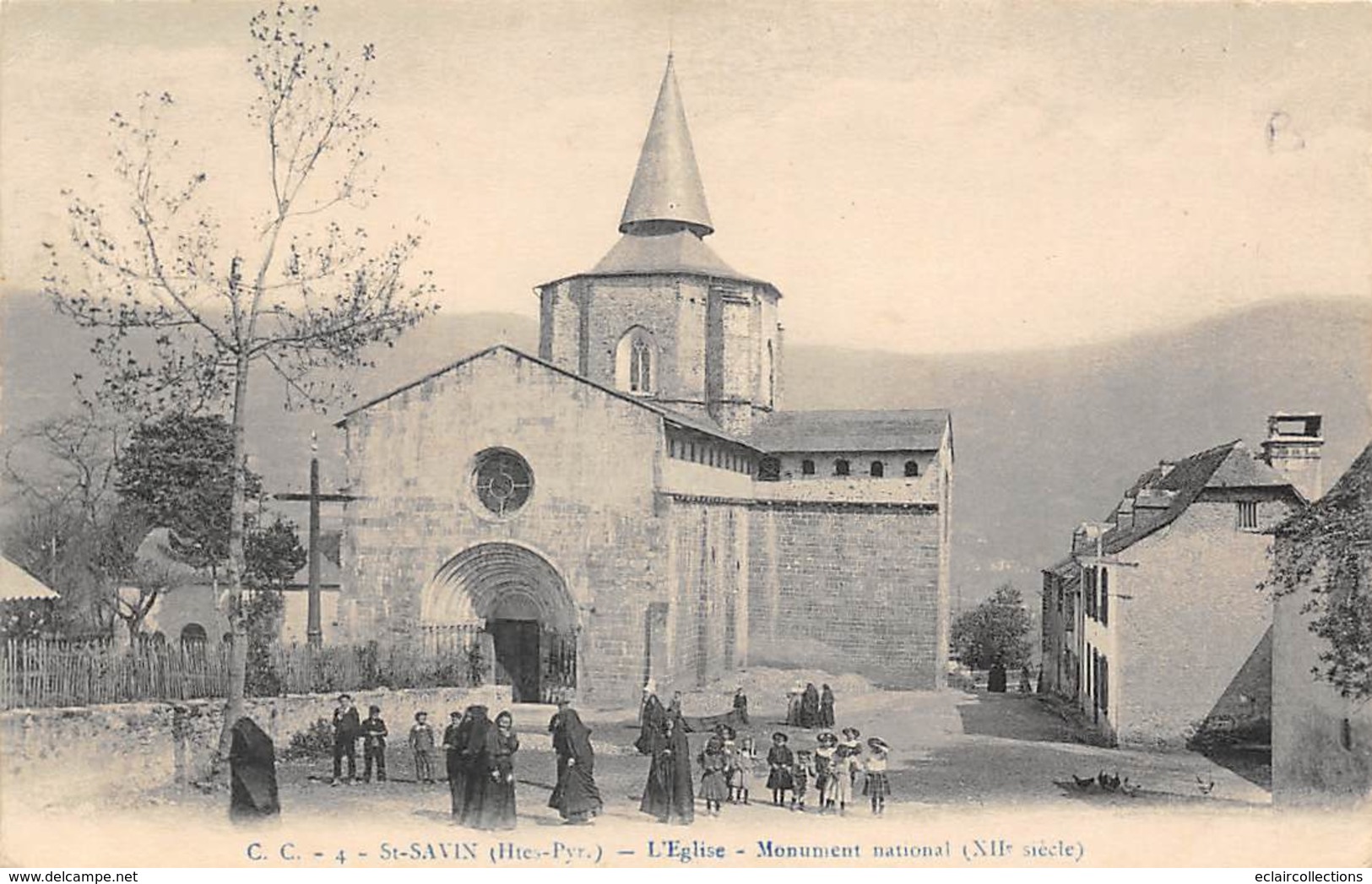 St Savin        65          L'église  Monument National XII ème     (voir Scan) - Autres & Non Classés