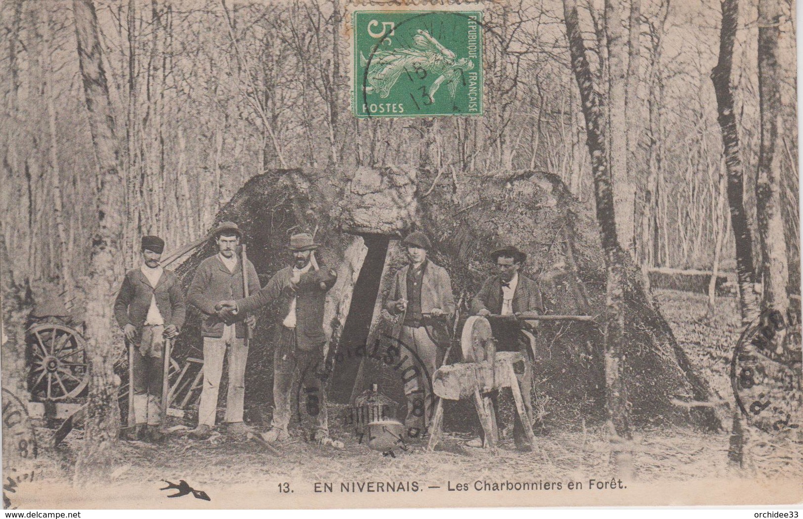 CPA En Nivernais - Les Charbonniers En Forêt (très Belle Scène) - Sonstige & Ohne Zuordnung