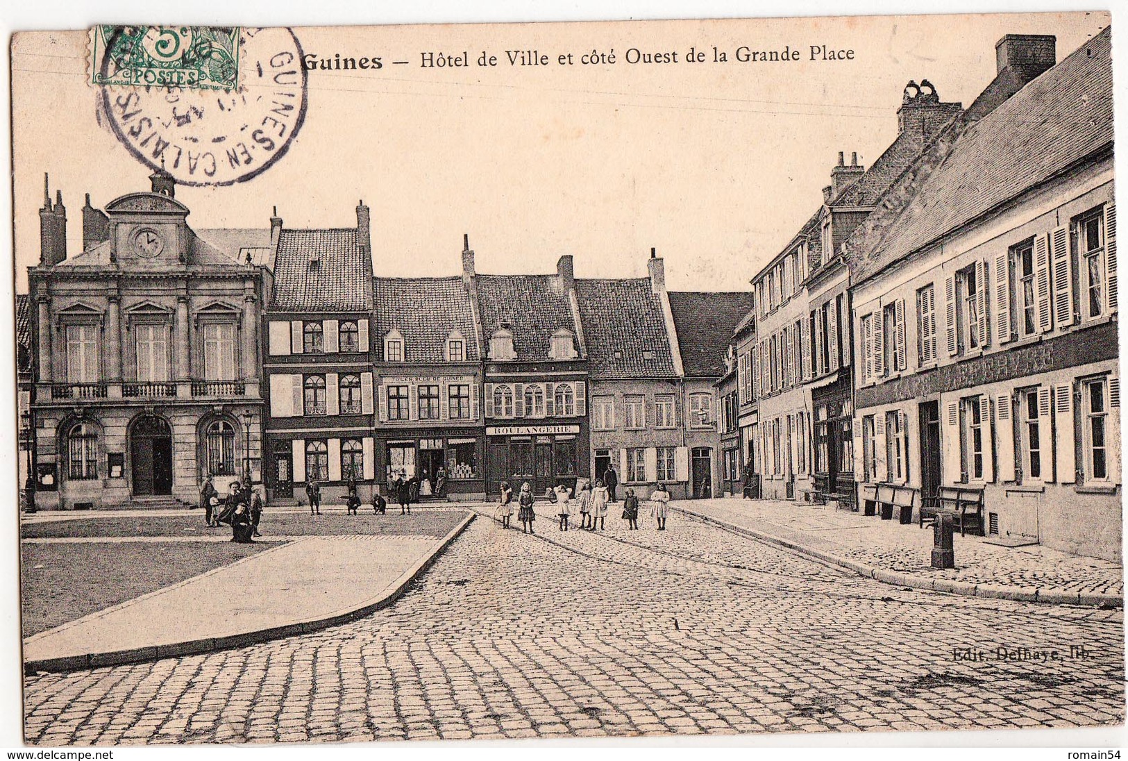 GUINES-HOTEL DE VILLE ET COTE OUEST DE LA GRANDE PLACE - Guines