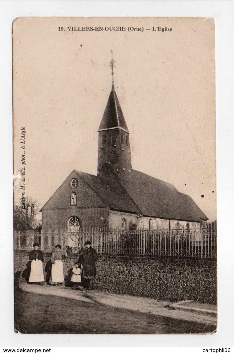 - CPA VILLERS-EN-OUCHE (61) - L'Eglise 1918 (avec Personnages) - - Autres & Non Classés