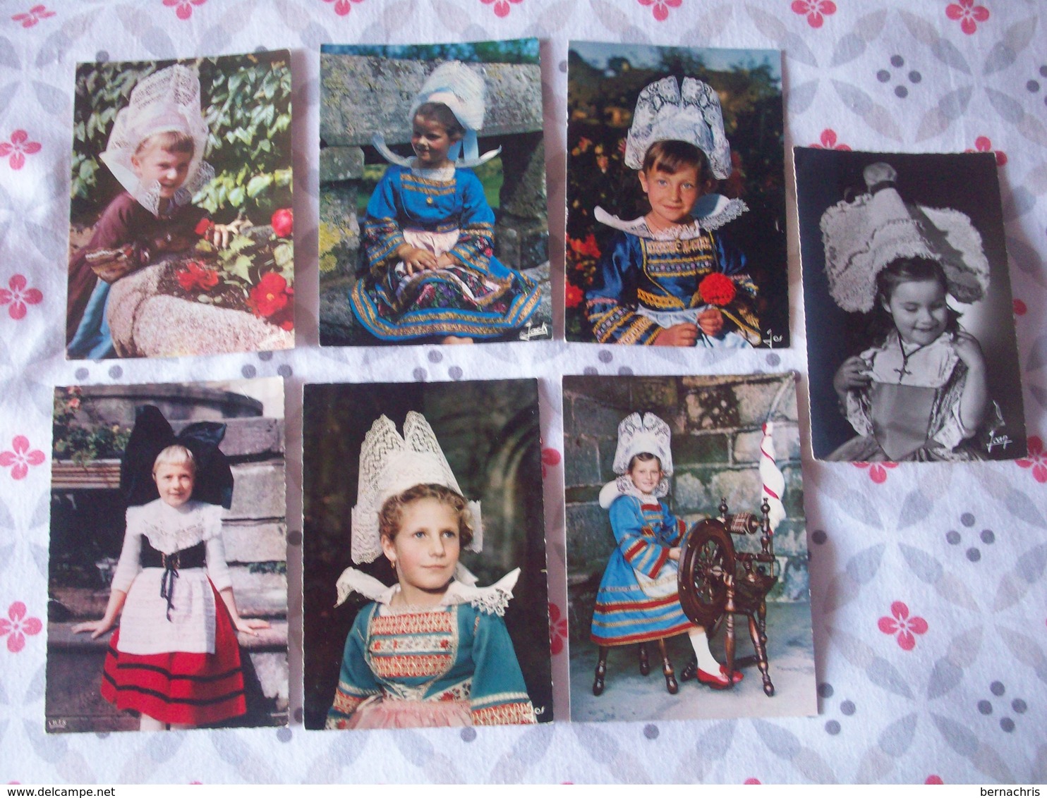 COSTUME  FOLKLORIQUE      LOT DE 56 CARTES DIVERS - 5 - 99 Cartoline