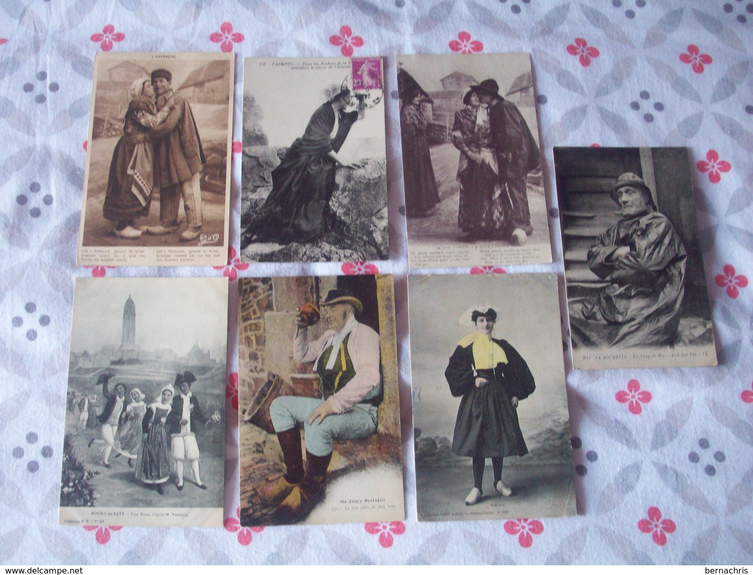 COSTUME  FOLKLORIQUE      LOT DE 56 CARTES DIVERS - 5 - 99 Cartoline