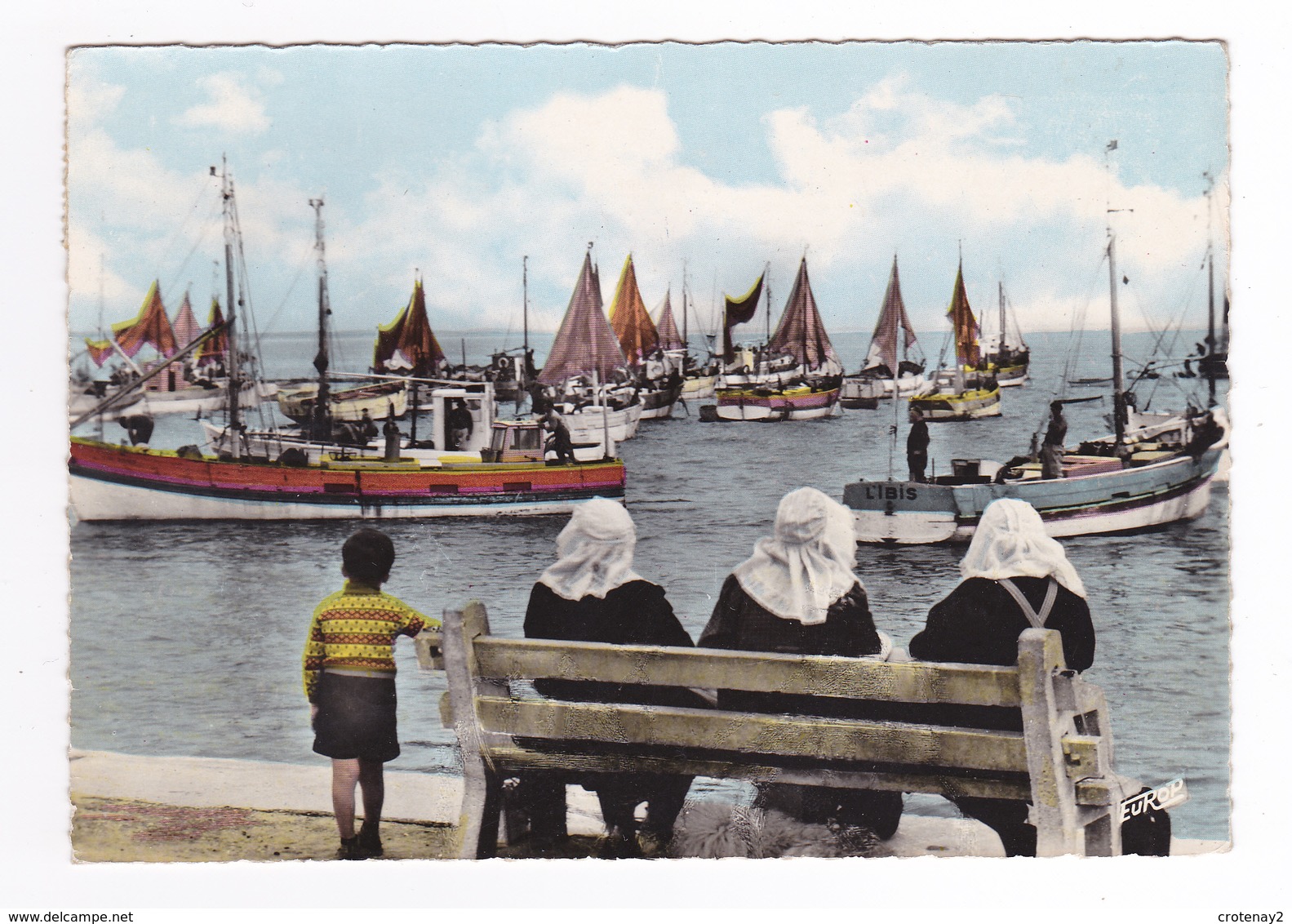 17 Ile D'Oléron N°2235 Port La Cotinière Enfant & Femmes De Marins Attendant Leur Retour En 1965 Flottille Bateaux Pêche - Ile D'Oléron