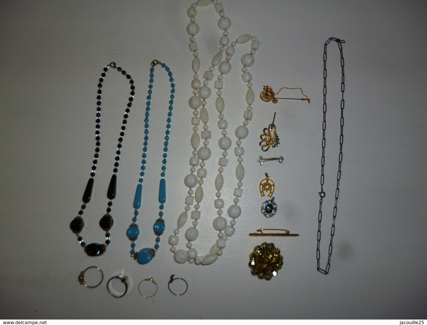 LOT 15  BIJOUX DIVERS LOT 111 COLLIER PENDENTIF PINCE A CRAVATTE - Sonstige & Ohne Zuordnung