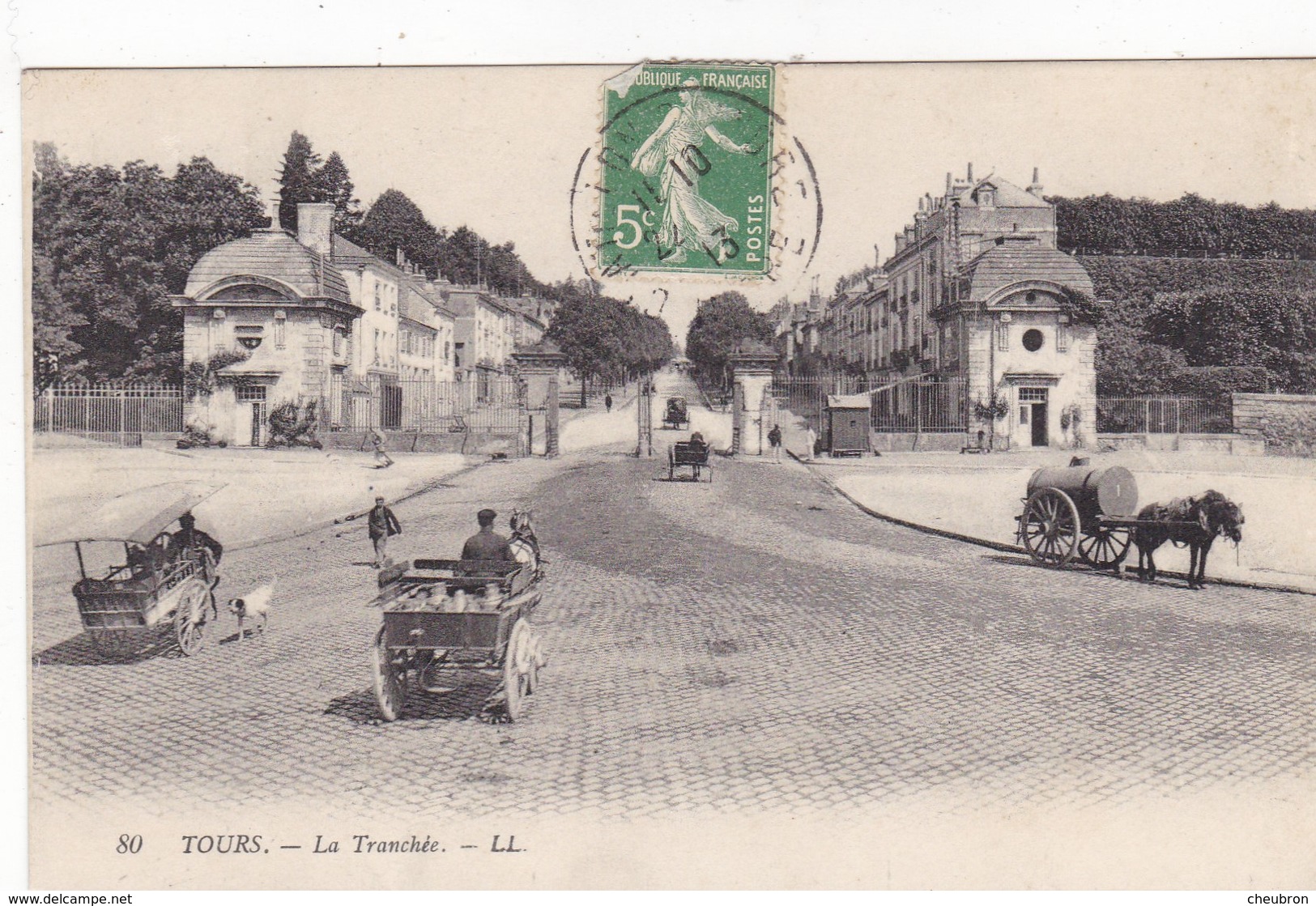 37. TOURS. CPA . LA TRANCHÉE . ANIMATION PLACE CHOISEUL . ANNÉE 1913 + TEXTE - Tours