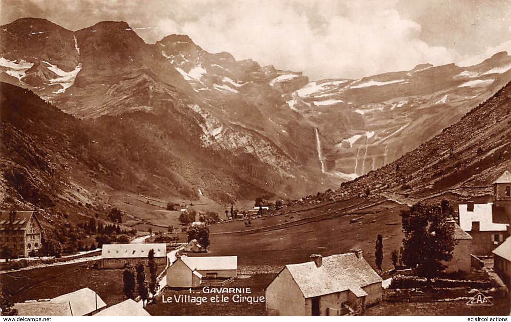 Gavarnie       65      Le Village Et Le Cirque      (voir Scan) - Gavarnie