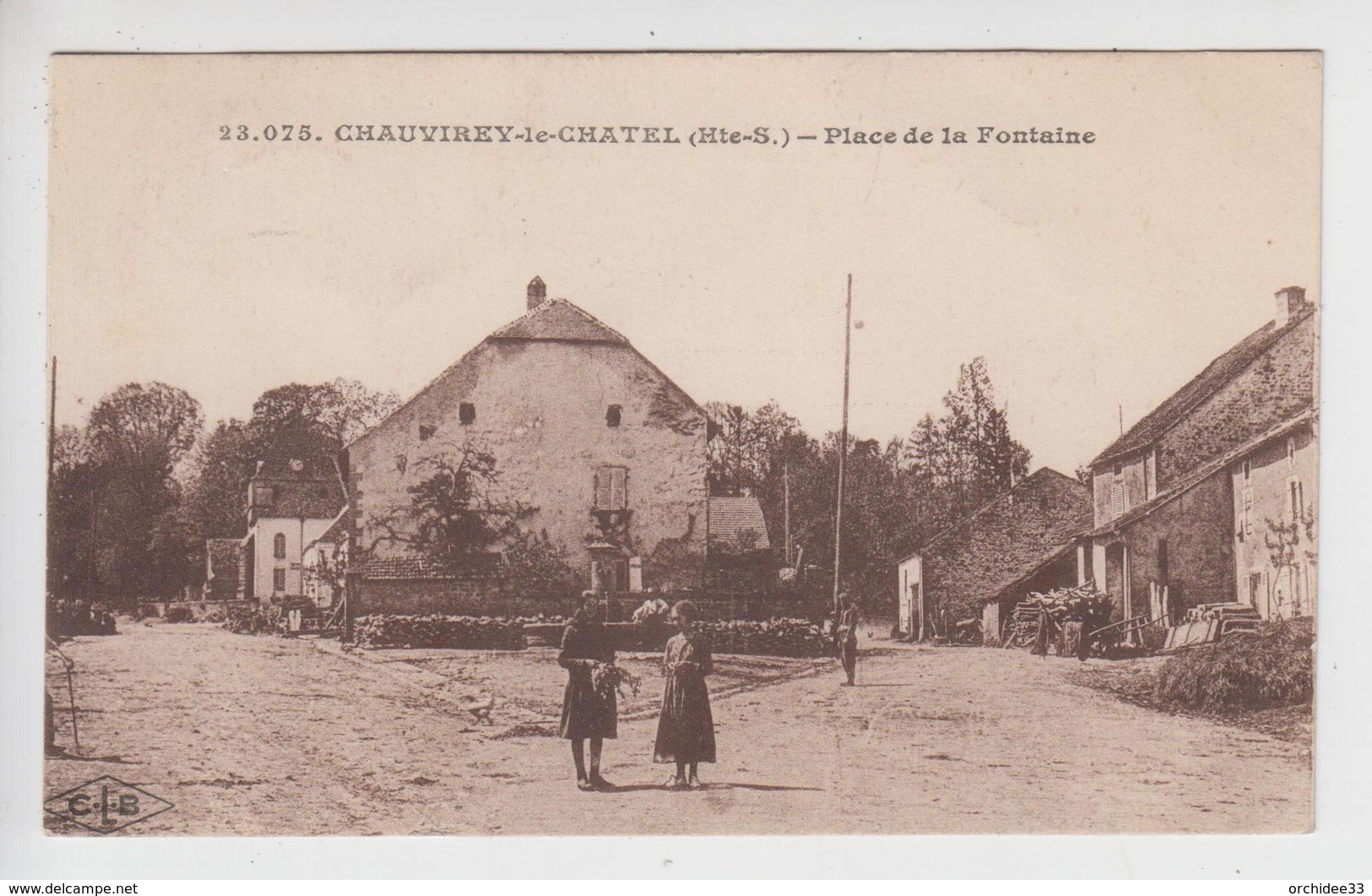 CPA Chauvirey-le-Chatel - Place De La Fontaine (avec Animation) - Other & Unclassified