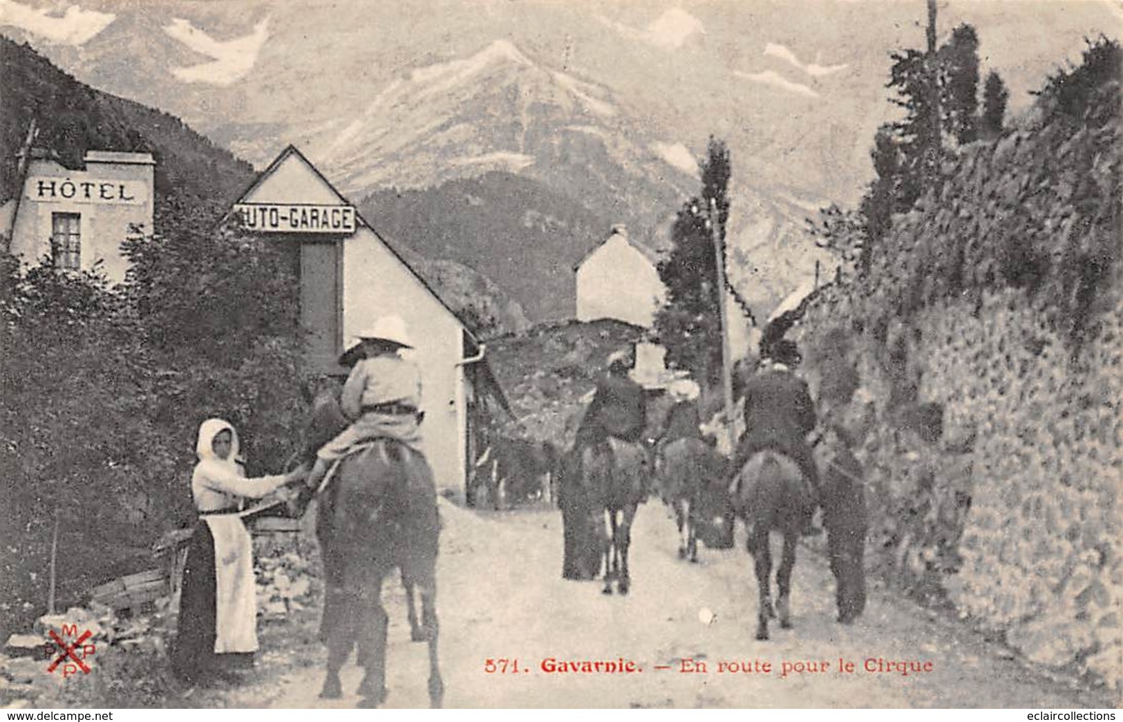 Gavarnie       65       En Route Pour Le Cirque       (voir Scan) - Gavarnie