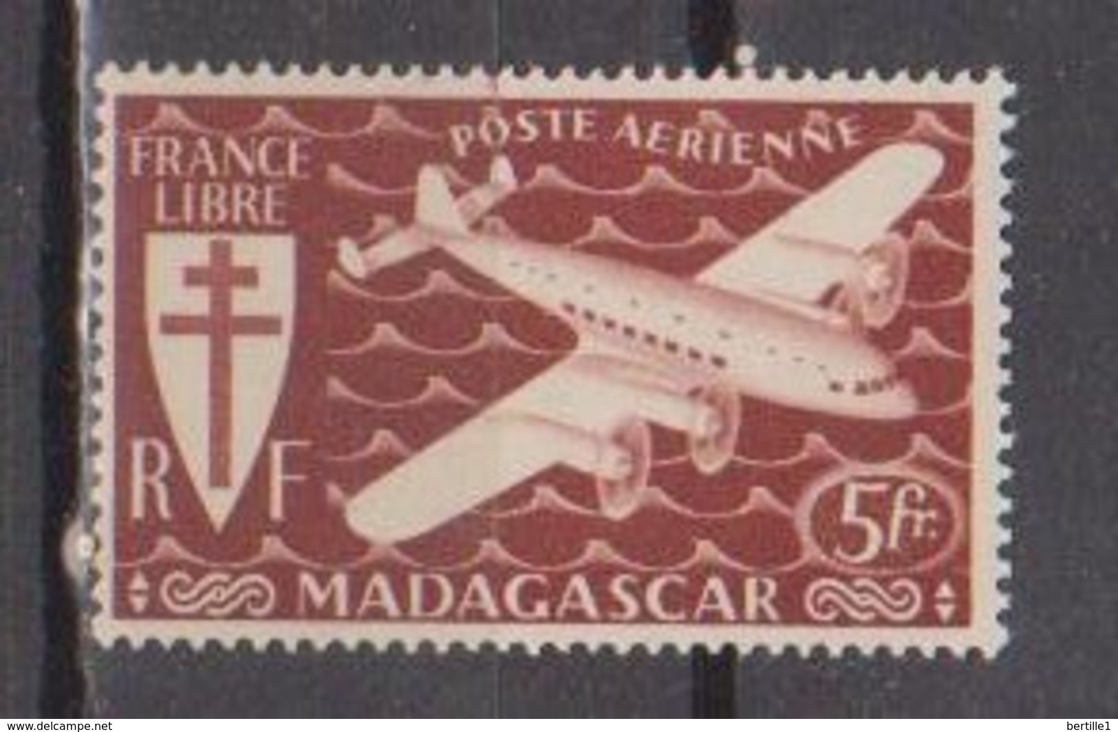 MADAGASCAR         N°  YVERT  :  PA 57   NEUF AVEC  CHARNIERES      (  CH  02/22 ) - Airmail