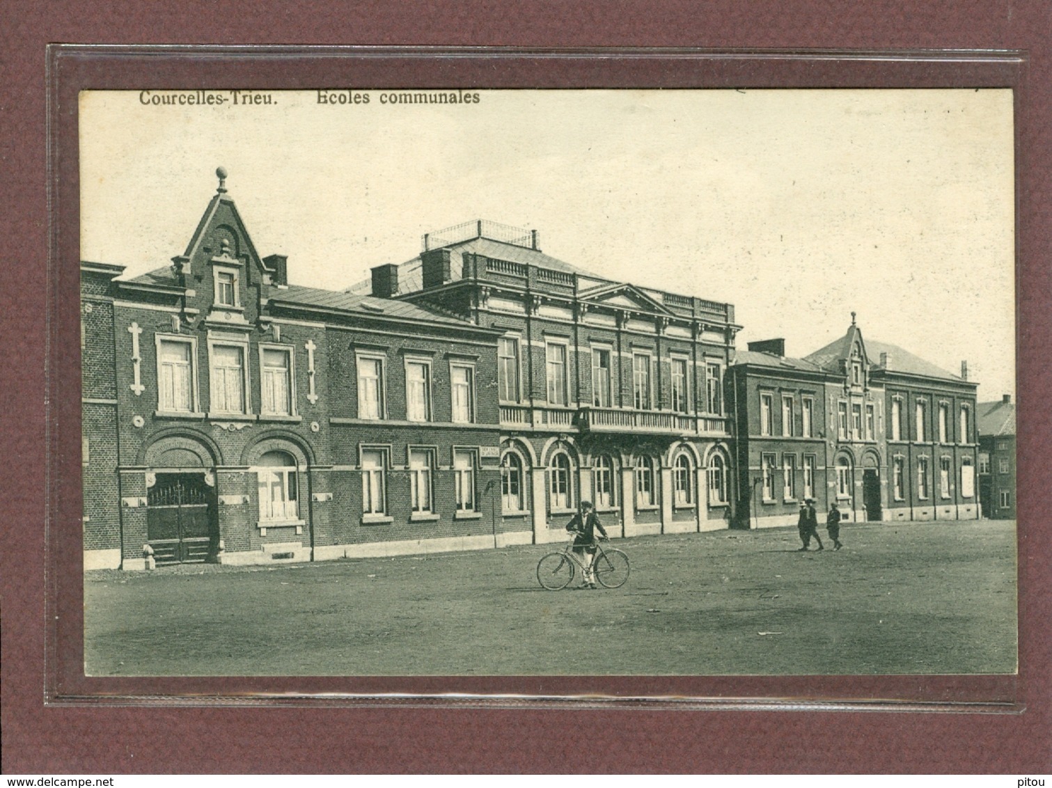 BELGIQUE - BELGIE - HAINAUT - COURCELLES TRIEU - ECOLES COMMUNALES - Courcelles