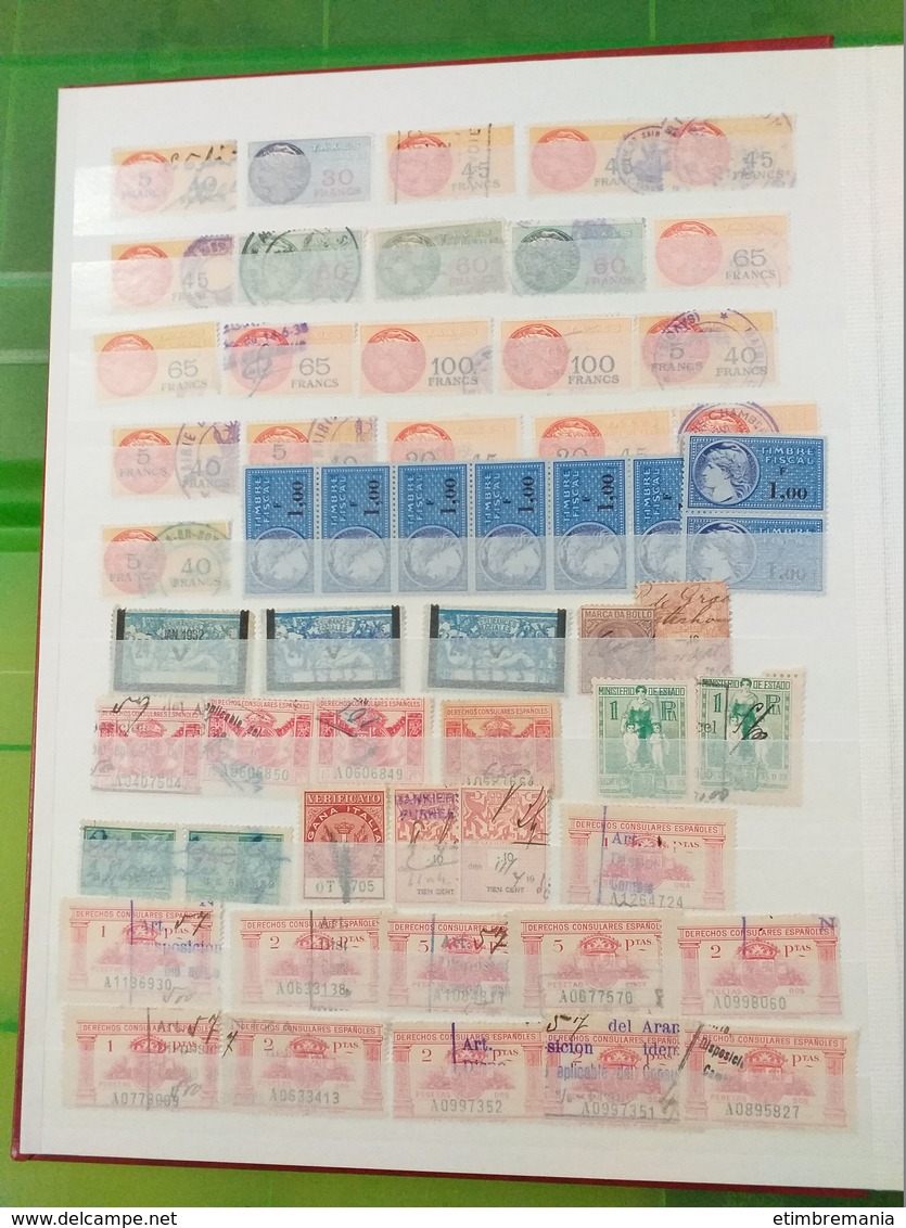 LOT N° e 56  FRANCE un lot de timbres fiscaux en 2 classeurs