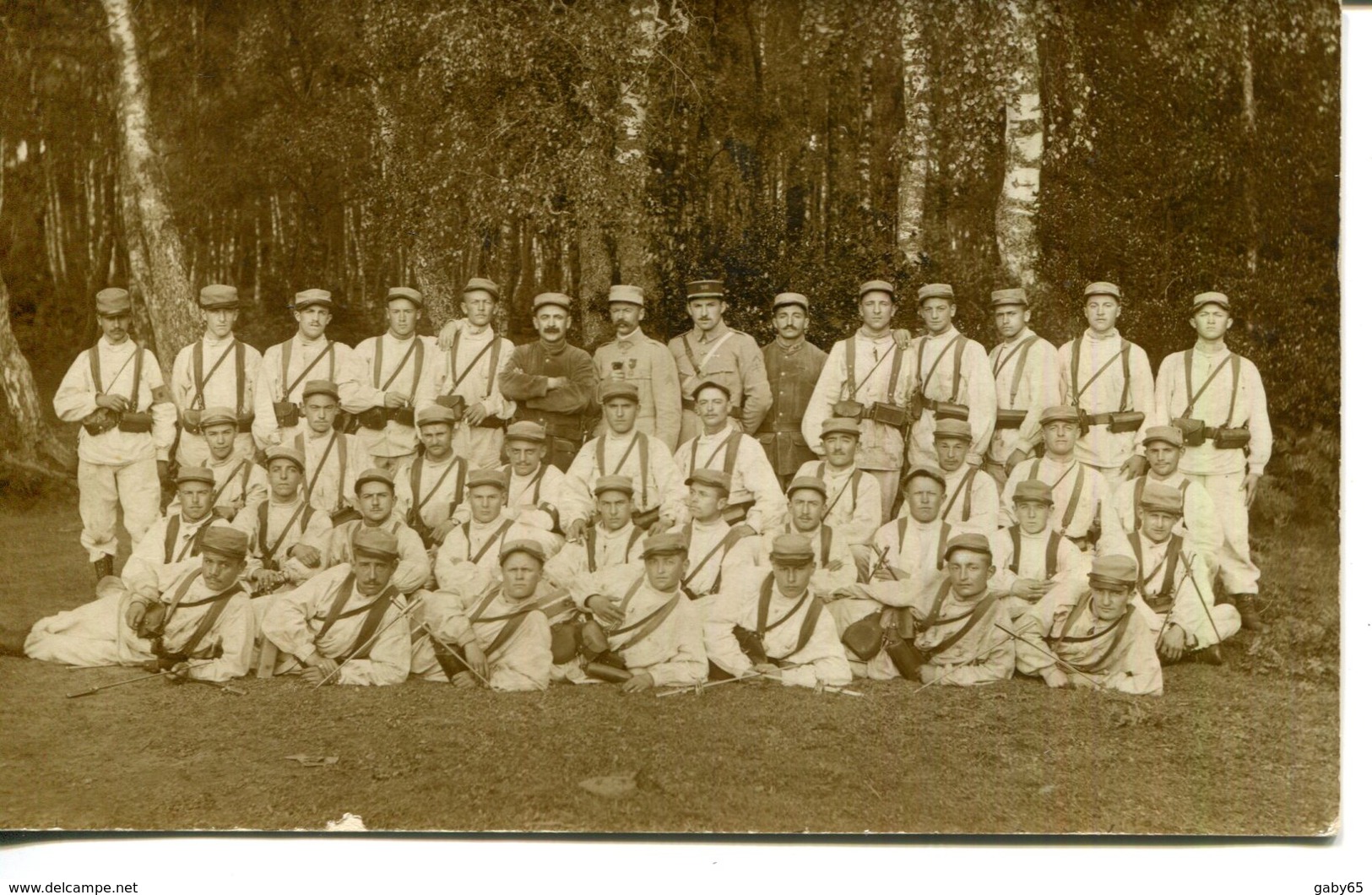 C.P.A.MILITARIA.63.PUY DE DOME.BOURG LASTIC.GROUPE DE SOLDATS. - Fotos