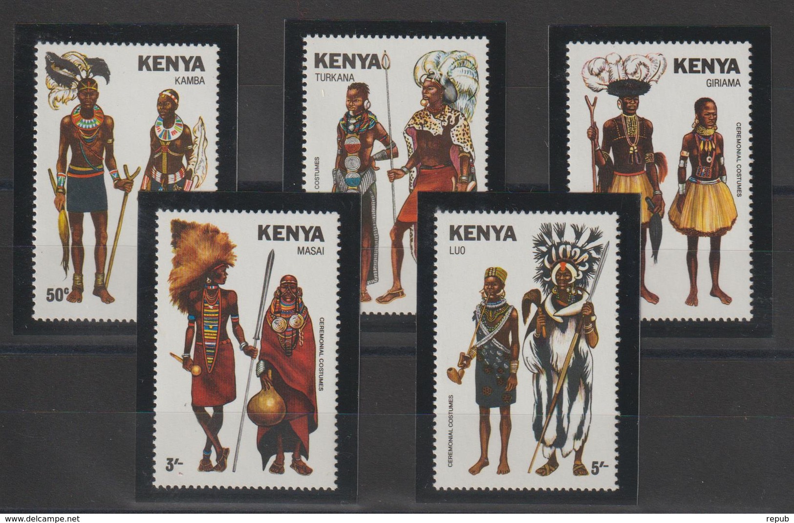 Kenya 1981 Costumes 207-11 5 Val ** MNH - Kenya (1963-...)