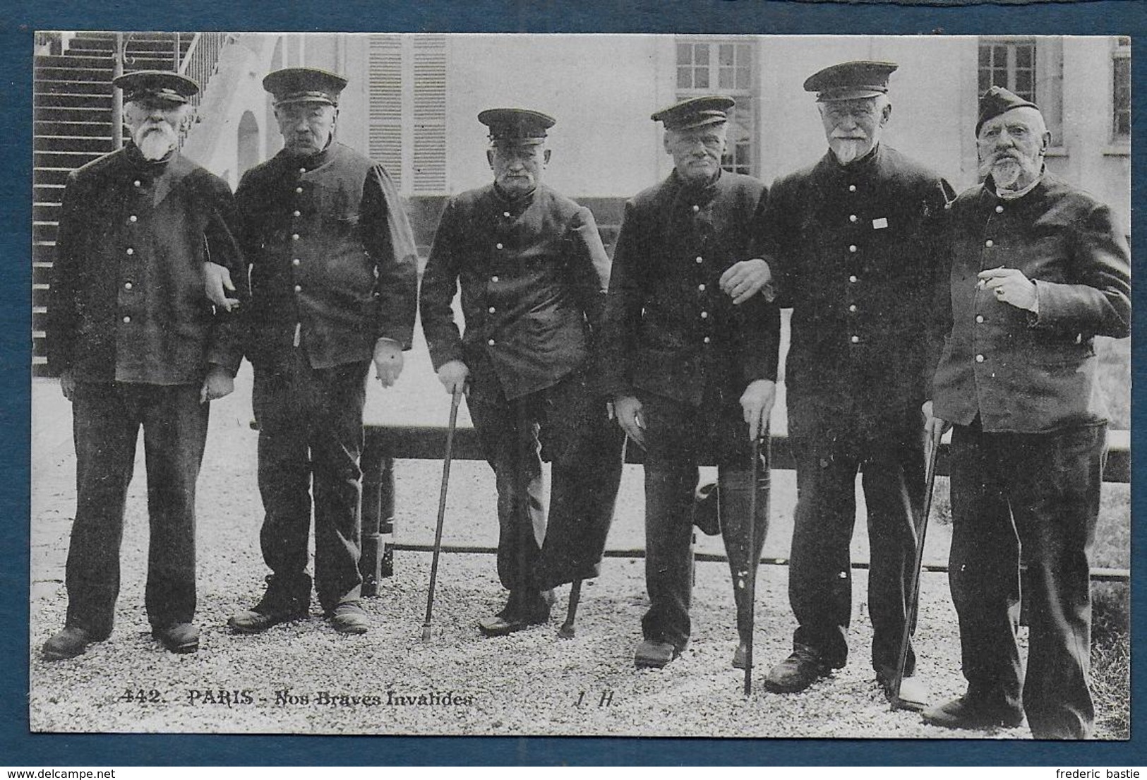 PARIS  - Nos Braves Invalides - Non Classés