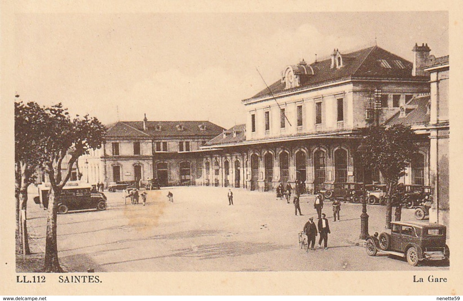 17 -- SAINTES -- La Gare Animée - Saintes